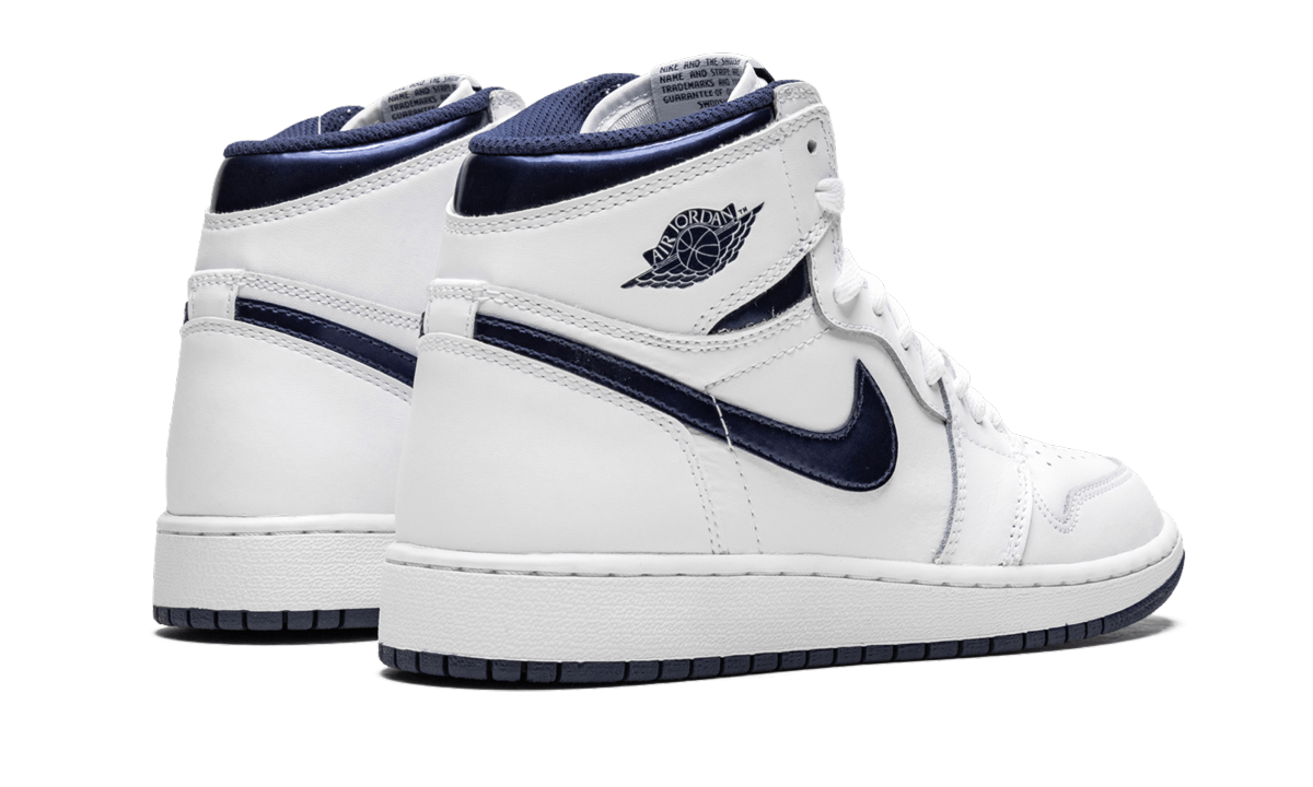 jordan 1 retro metallic navy 2016 gs+575441-106+diagnol right behind view