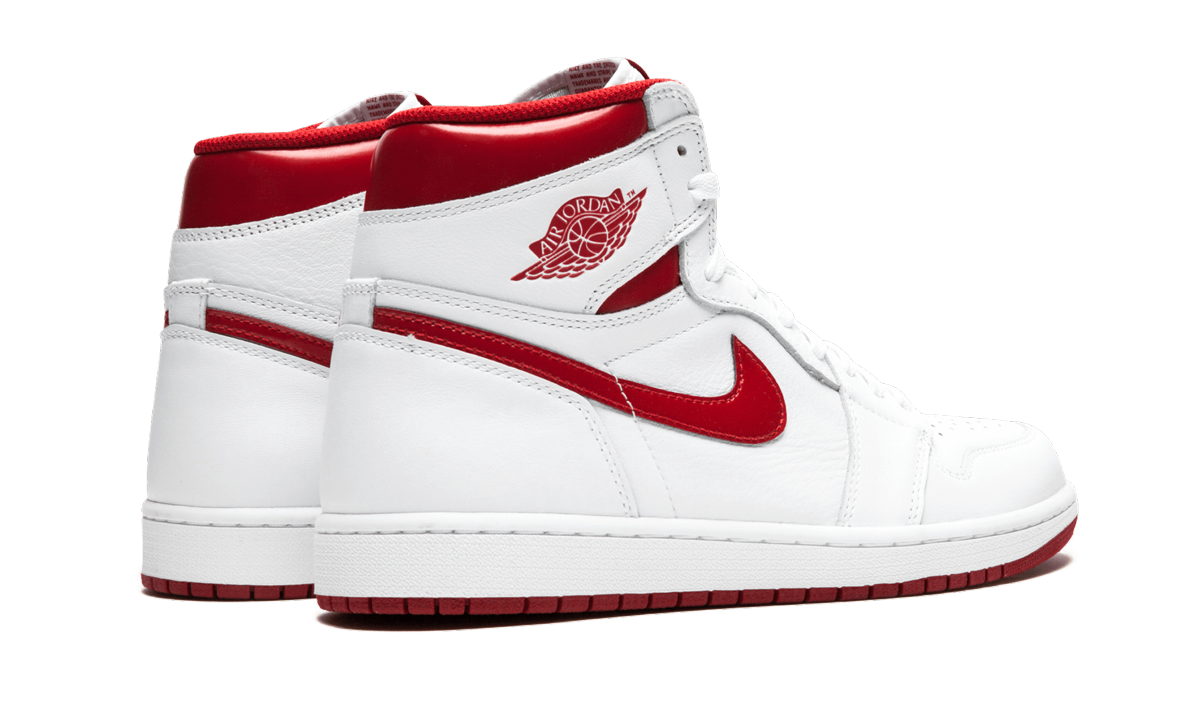 jordan 1 retro metallic red 2017+555088-103+diagnol right behind view
