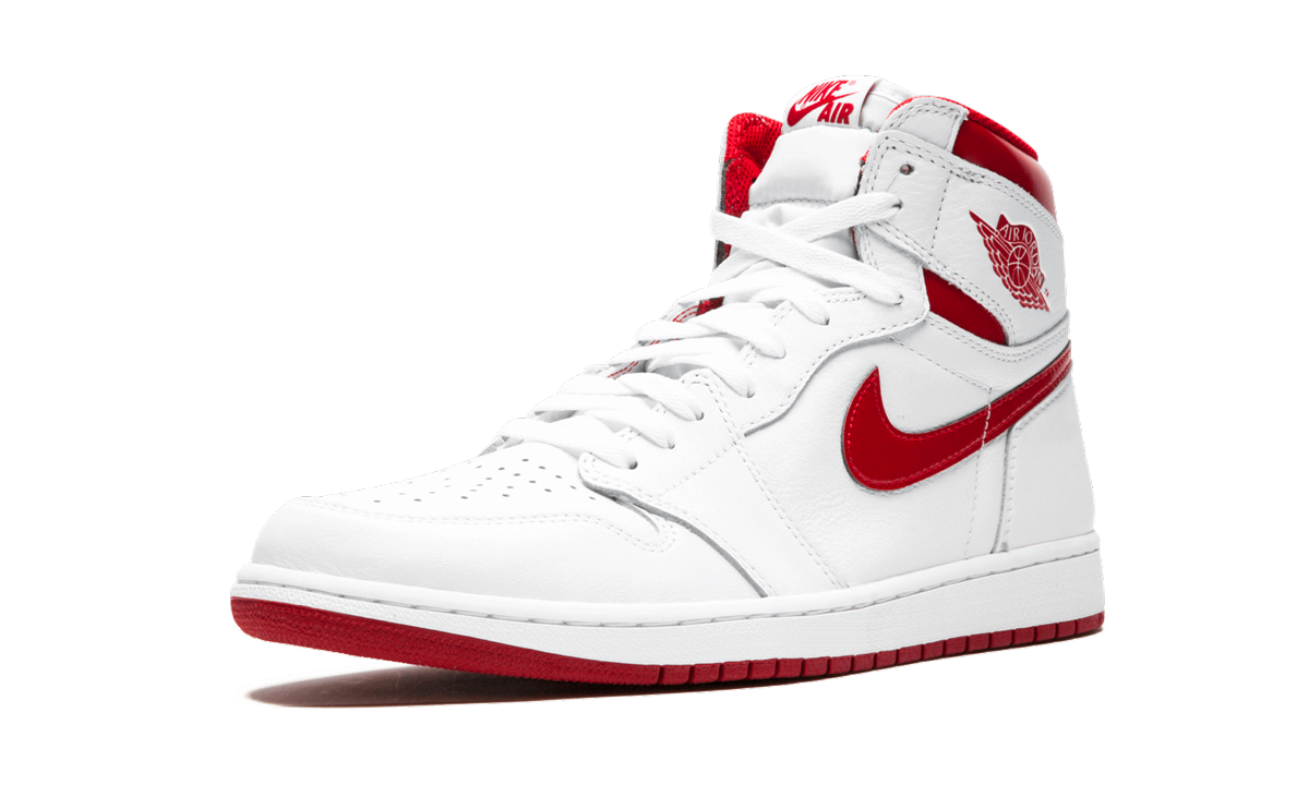 jordan 1 retro metallic red 2017+555088-103+left diagnol single view