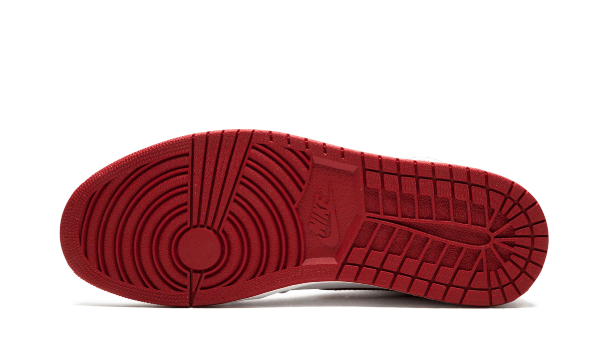 jordan 1 retro metallic red 2017+555088-103+bottom view