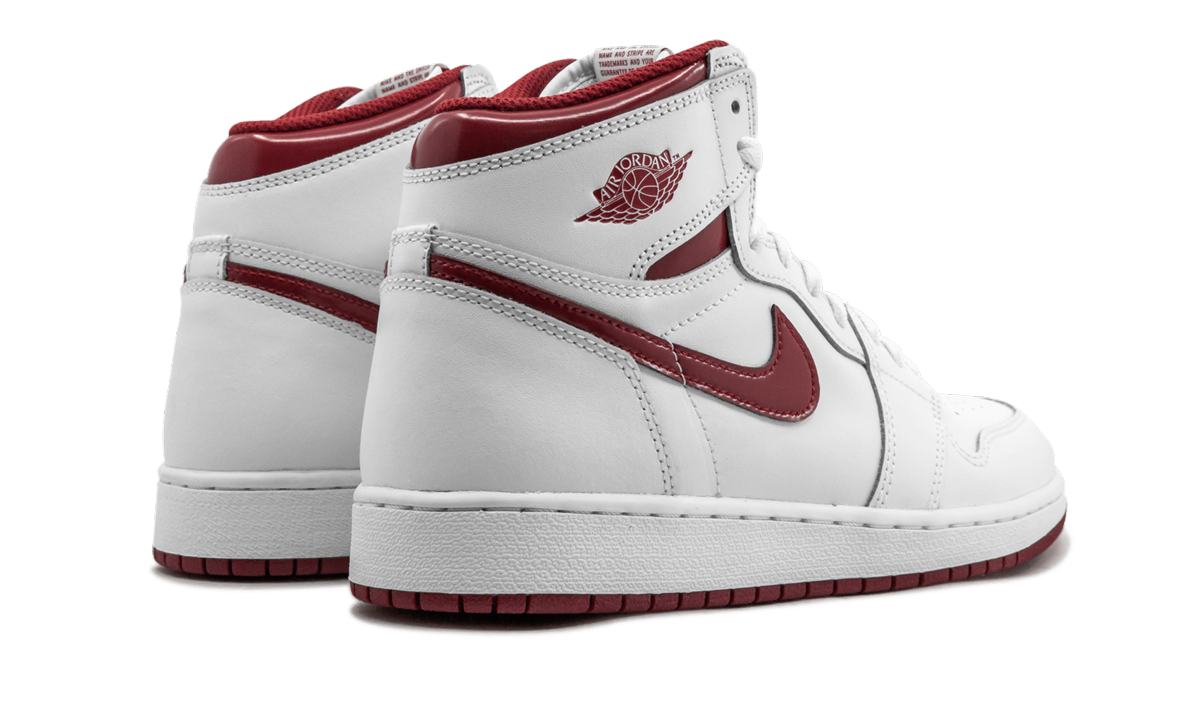 jordan 1 retro metallic red 2017 gs+575441-103+diagnol right behind view