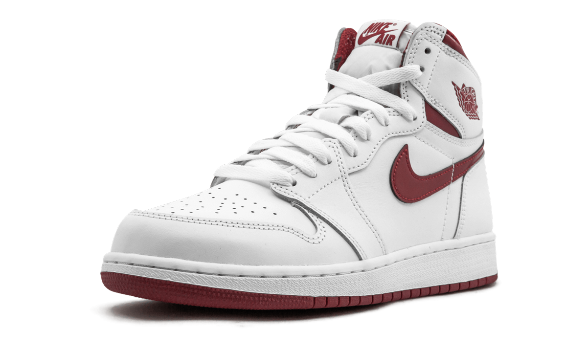 jordan 1 retro metallic red 2017 gs+575441-103+left diagnol single view