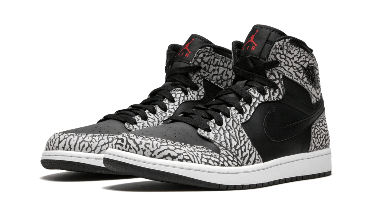 jordan 1 retro un supreme+839115-013+diagnol left view