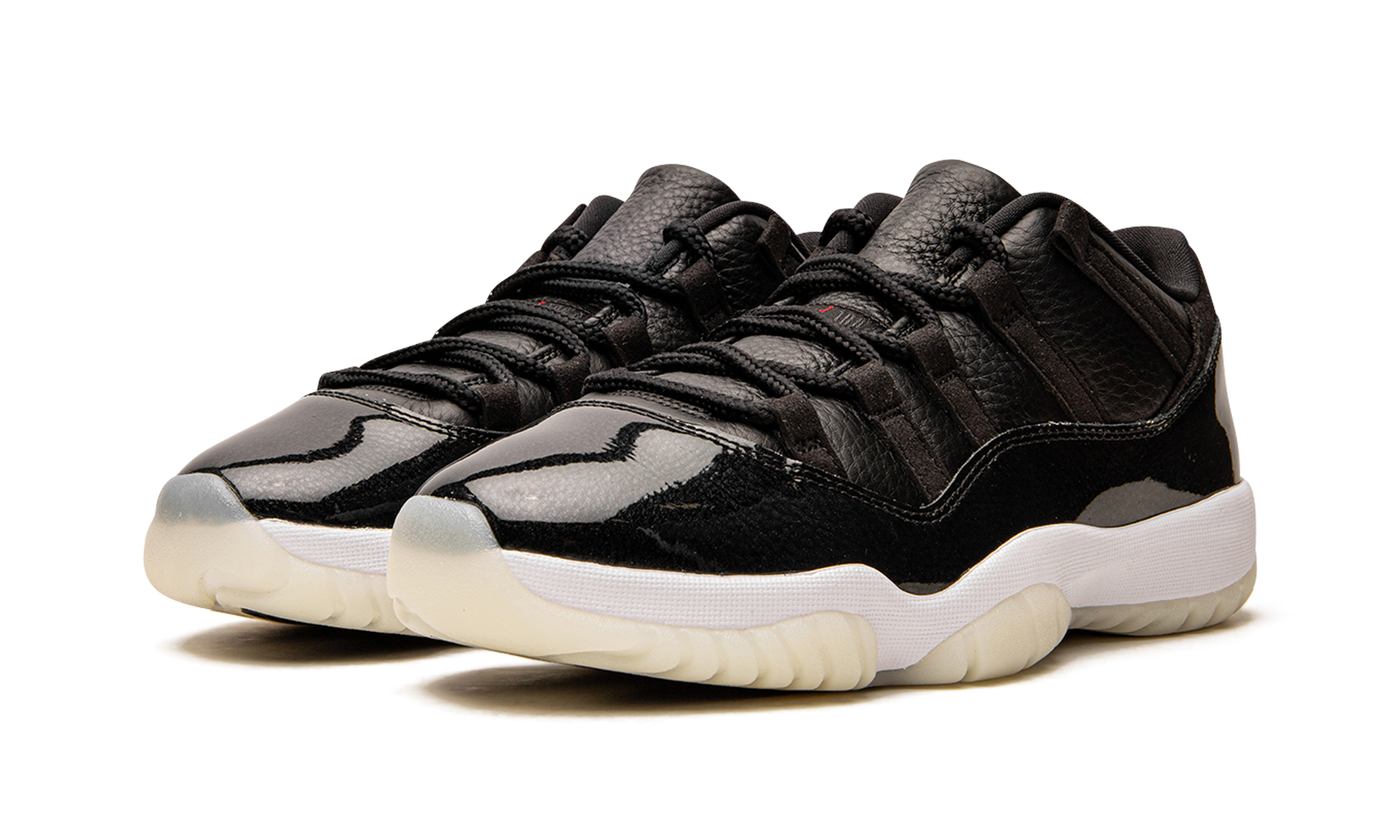 jordan 11 retro low 72 10+AV2187-001+diagnol left view