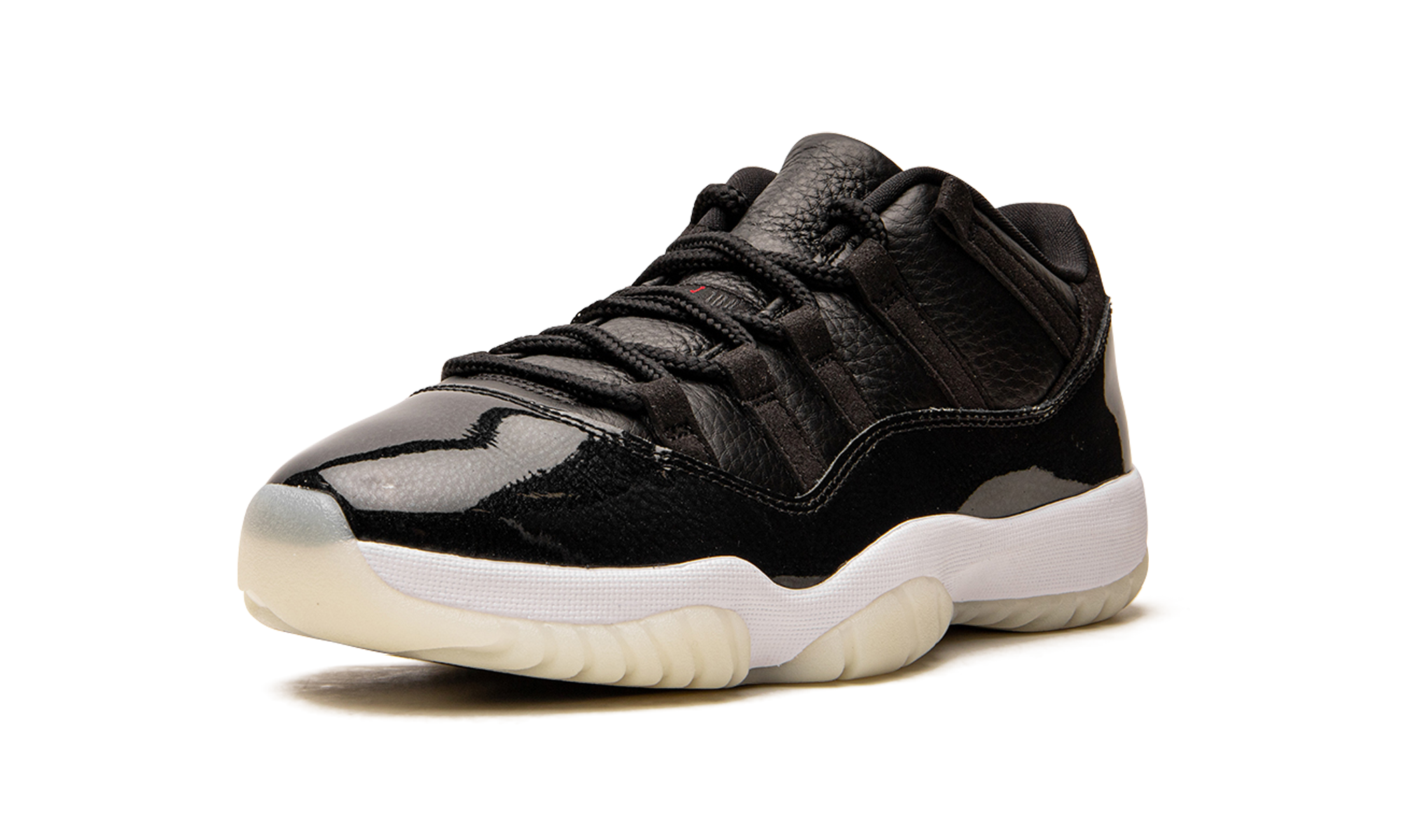 jordan 11 retro low 72 10+AV2187-001+left diagnol single view