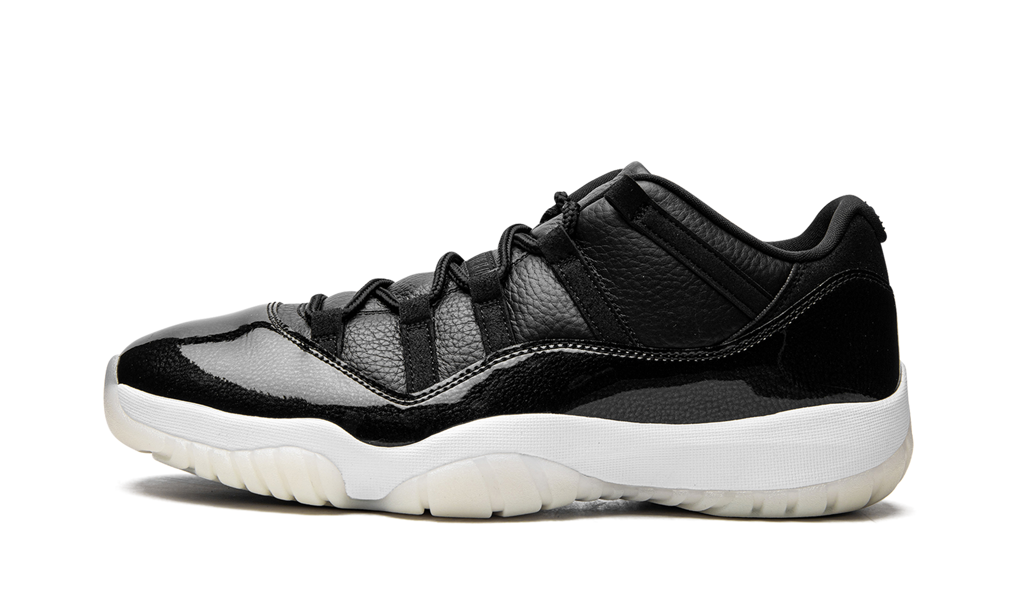 jordan 11 retro low 72 10+AV2187-001+diagnol right view 1
