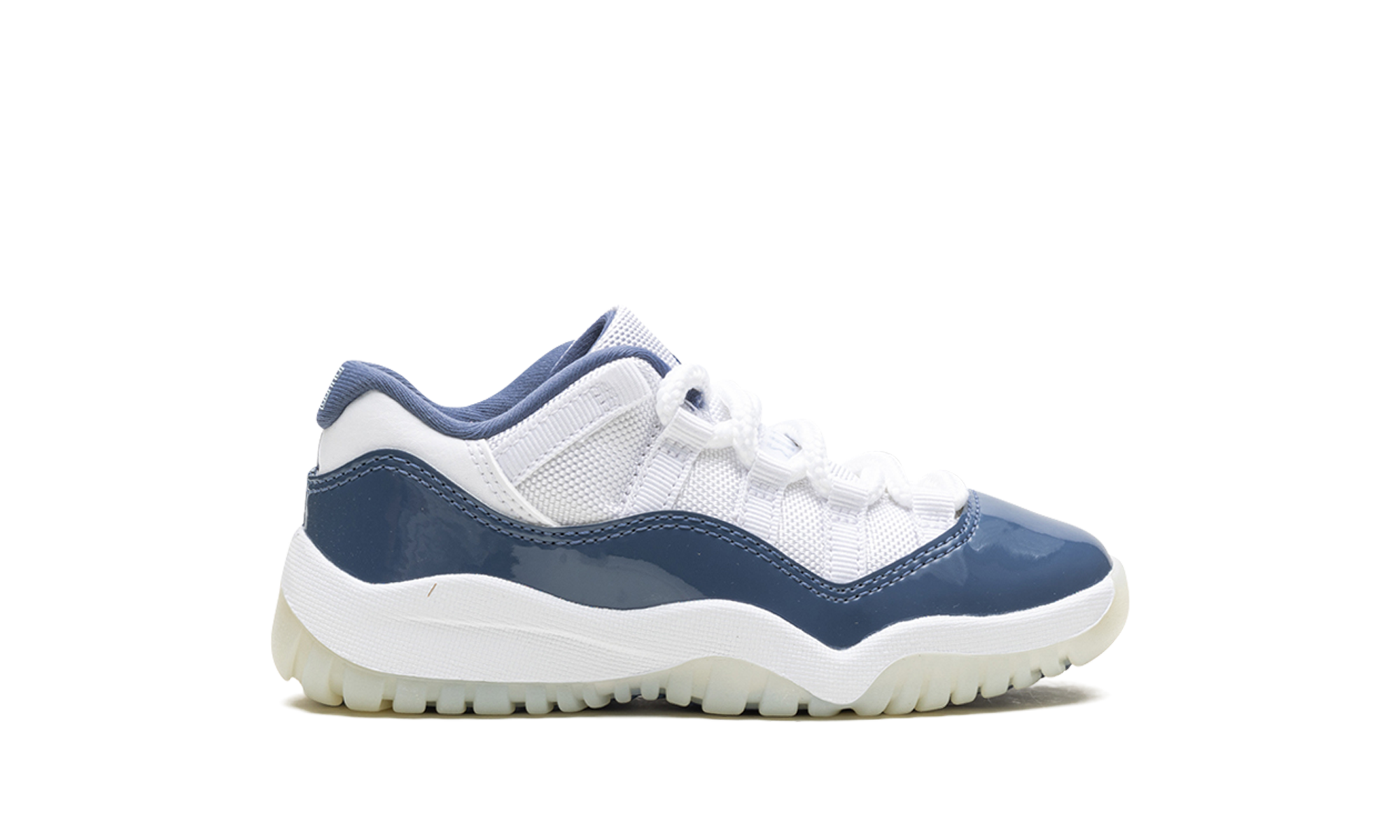 jordan 11 retro low diffused blue ps+FV5116-104+diagnol right view 5