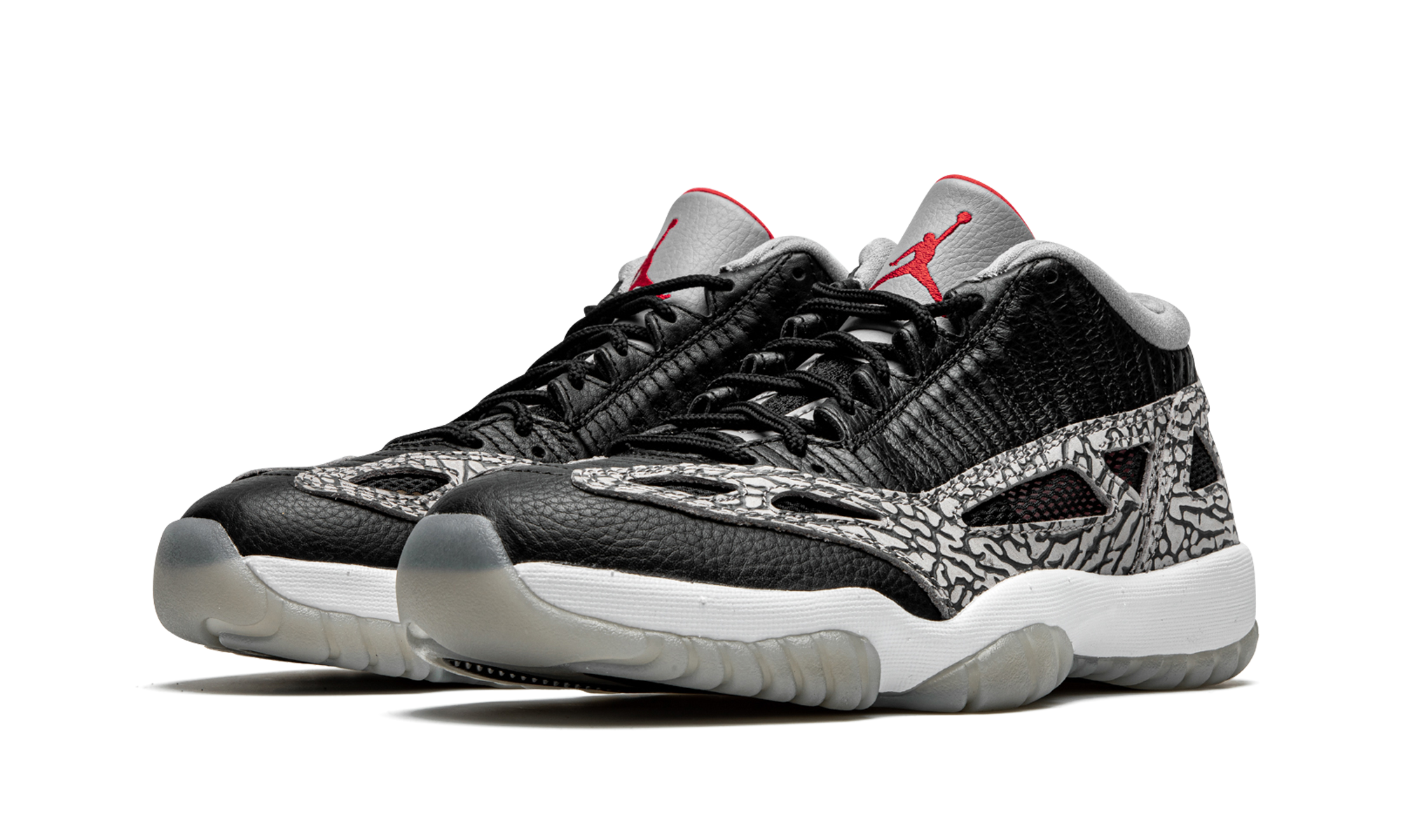 jordan 11 retro low ie black cement+919712-006+diagnol left view