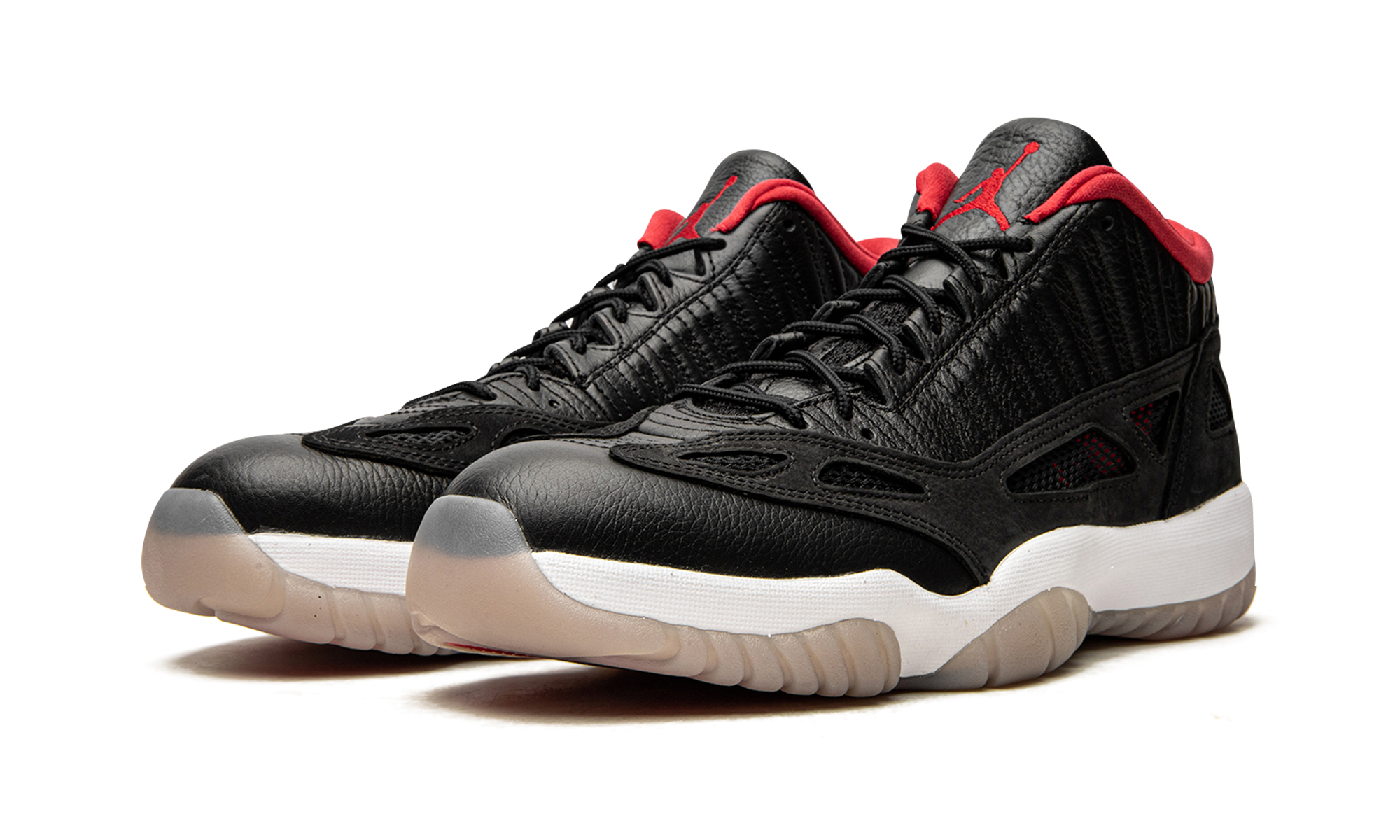 jordan 11 retro low ie bred 2021+919712-023+diagnol left view