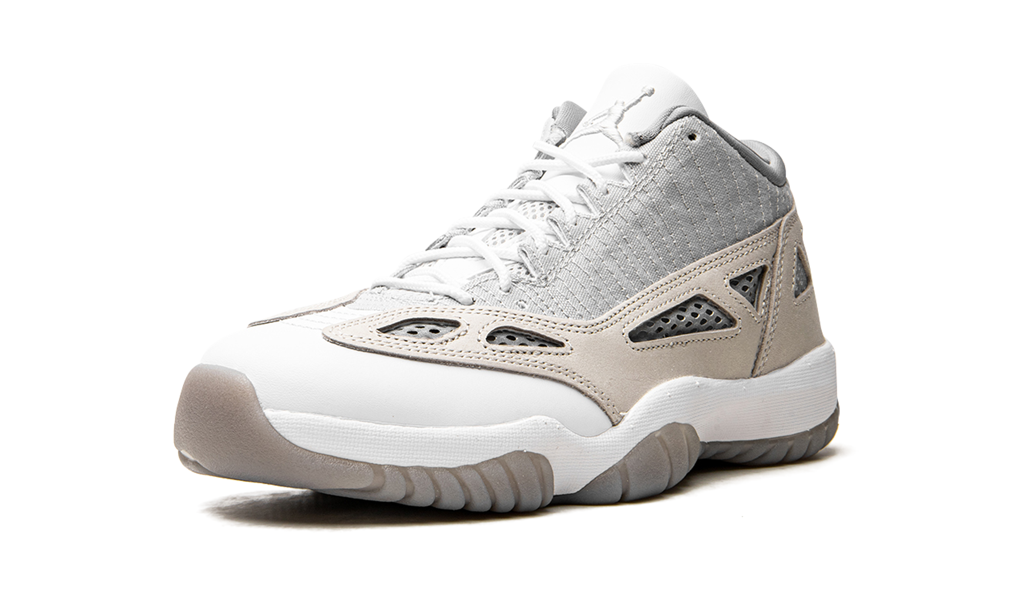 jordan 11 retro low ie light orewood brown+919712-102+left diagnol single view