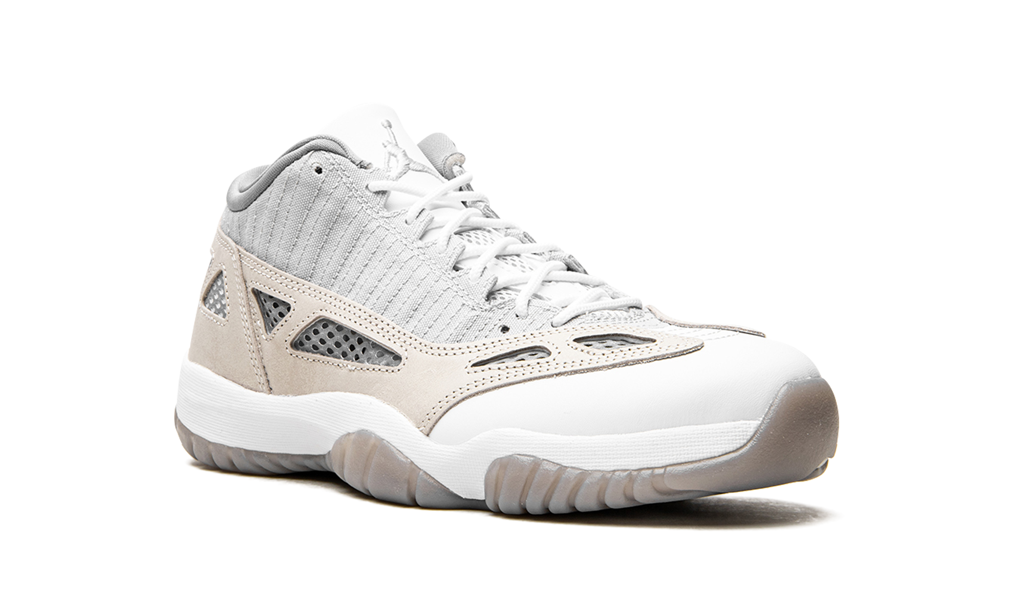 jordan 11 retro low ie light orewood brown+919712-102+diagnol right view