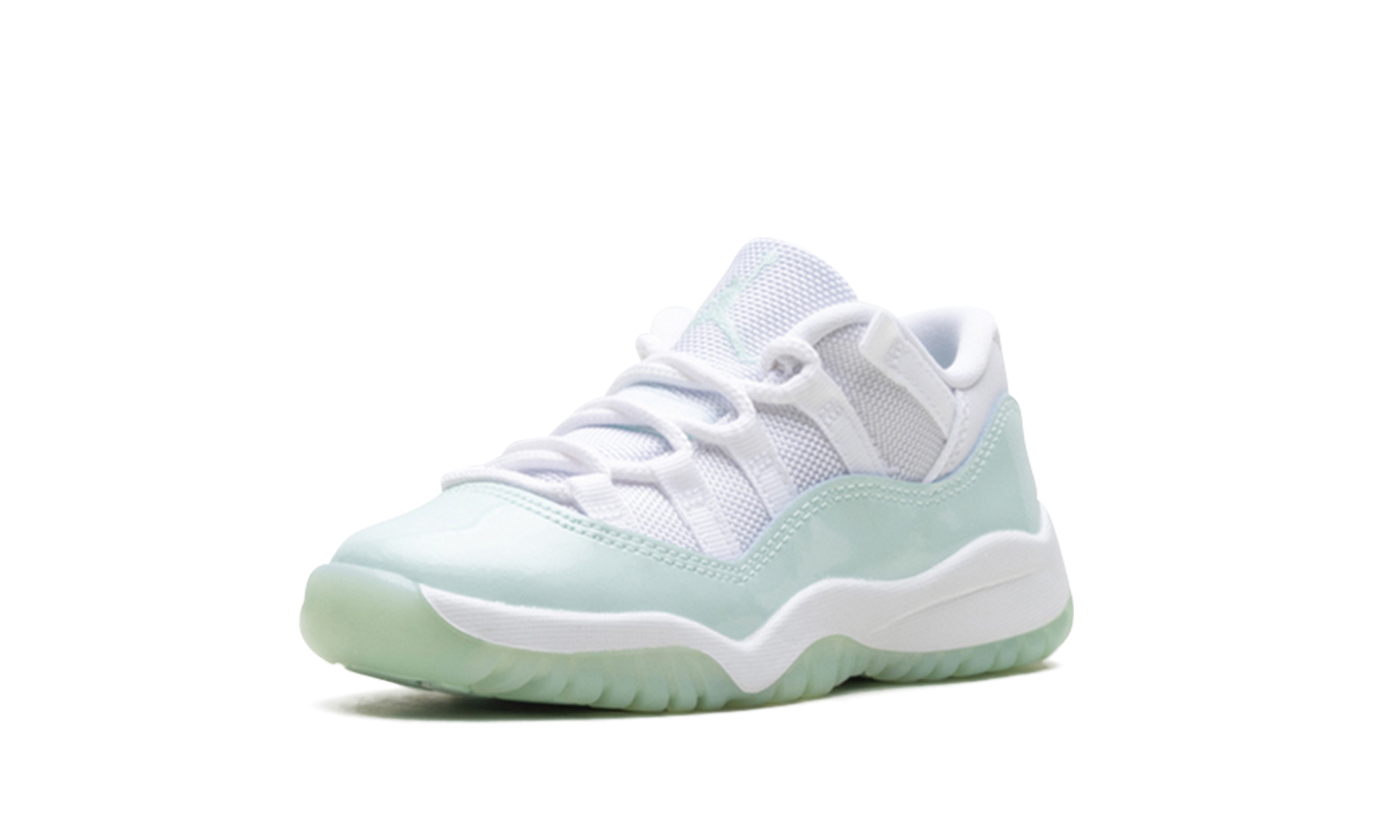 jordan 11 retro low igloo ps+580522-103+left diagnol single view