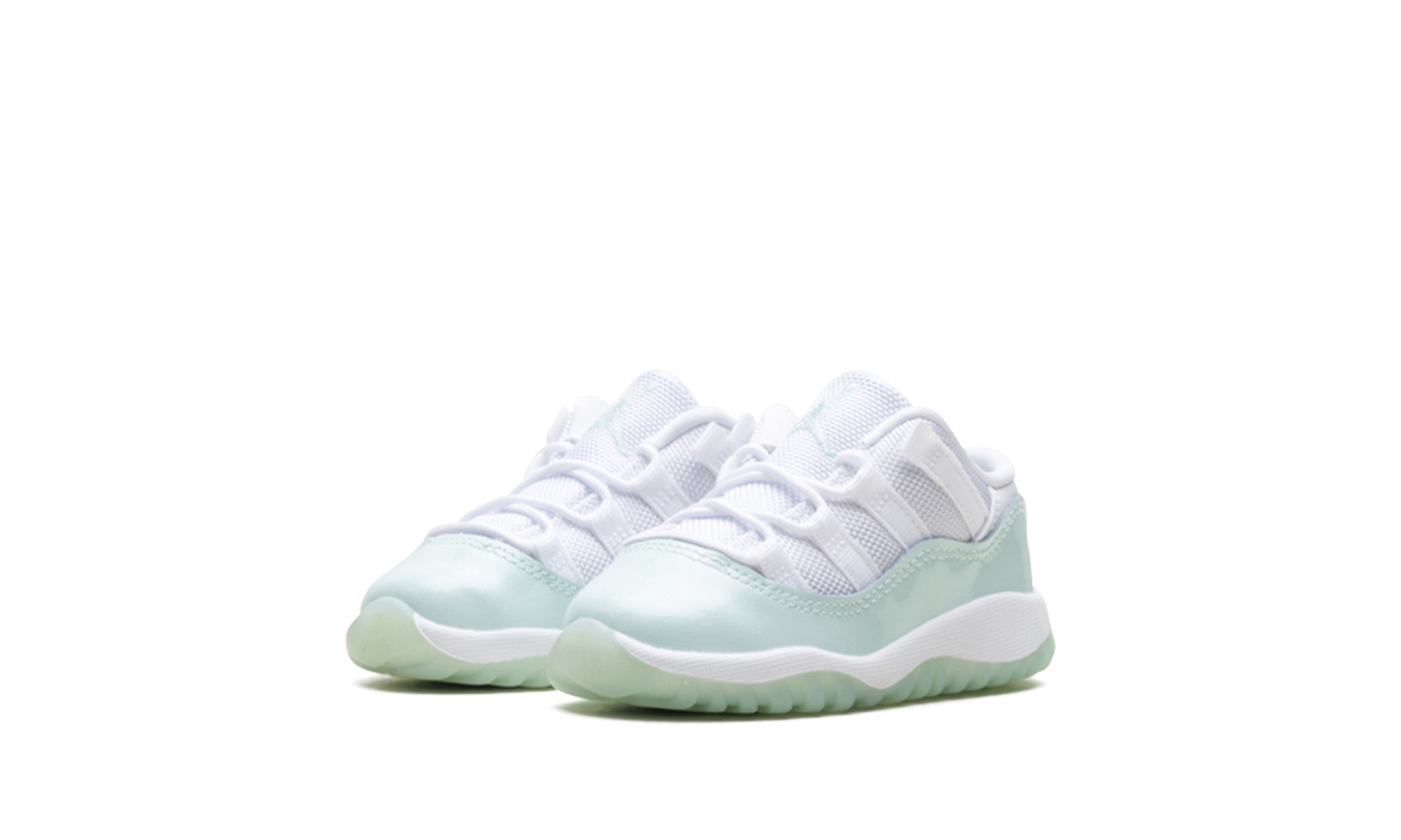 jordan 11 retro low igloo td+645107-103+diagnol left view