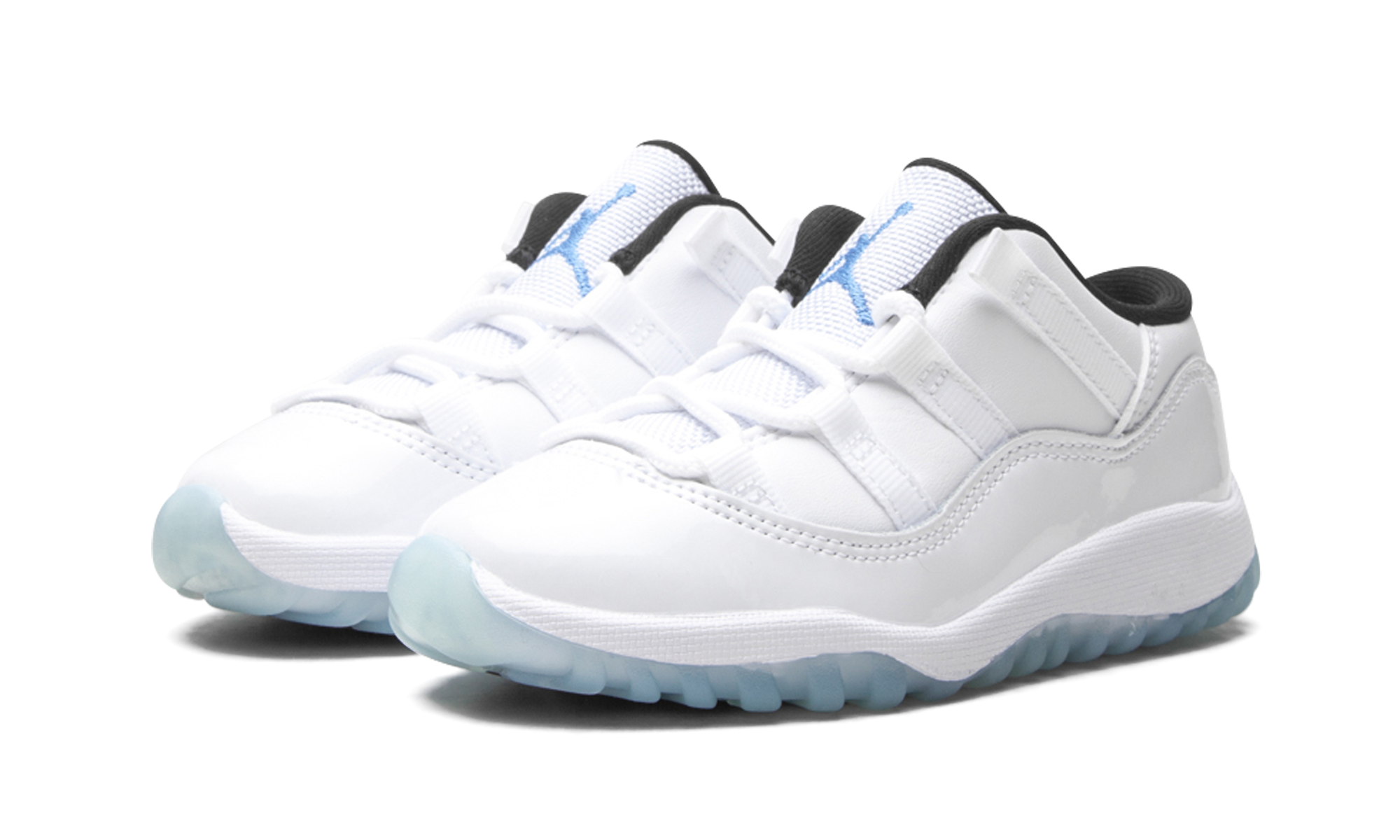 jordan 11 retro low legend blue td+505836-117+diagnol left view