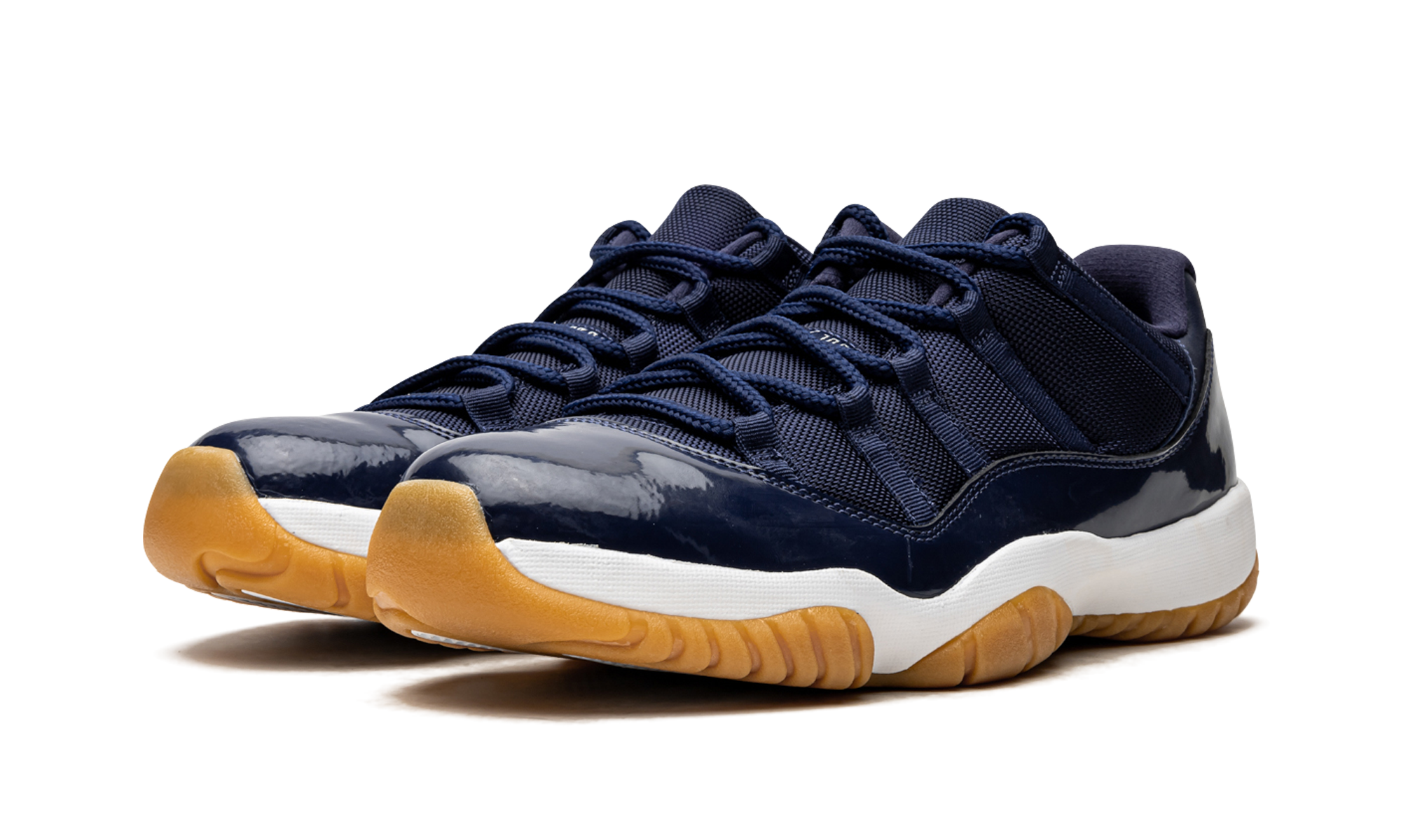 jordan 11 retro low midnight navy+528895-405+diagnol left view