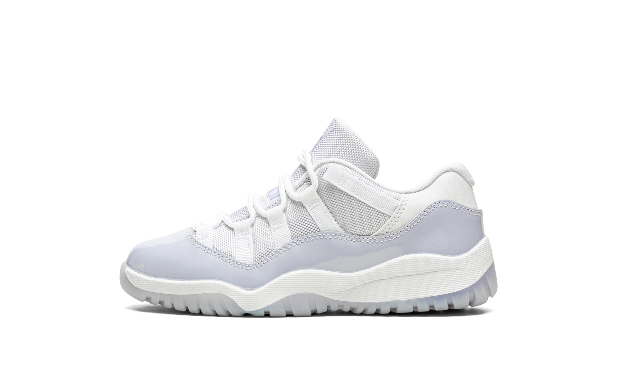jordan 11 retro low pure violet ps+580522-101+diagnol right view 1