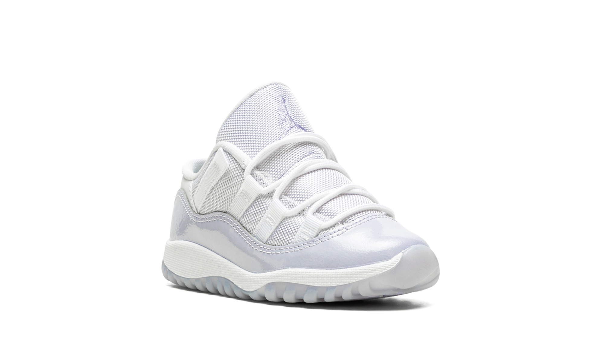 jordan 11 retro low pure violet td+645107-101+diagnol right view