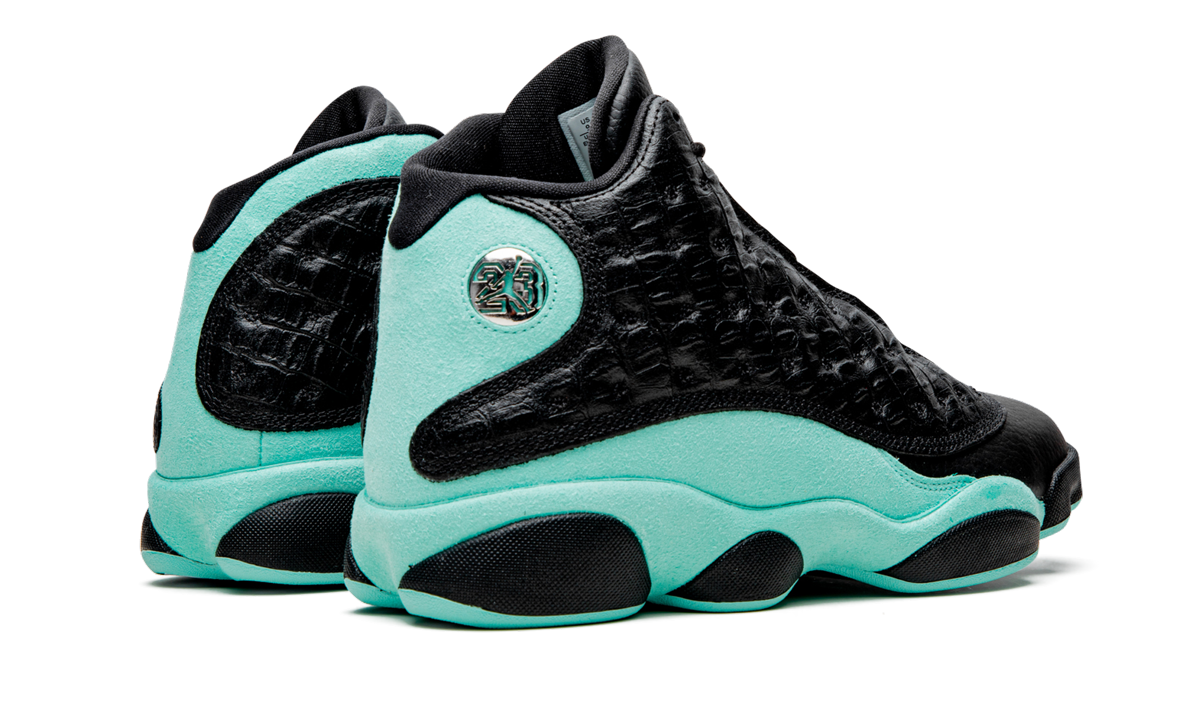 jordan 13 retro black island green+414571-030+diagnol right behind view