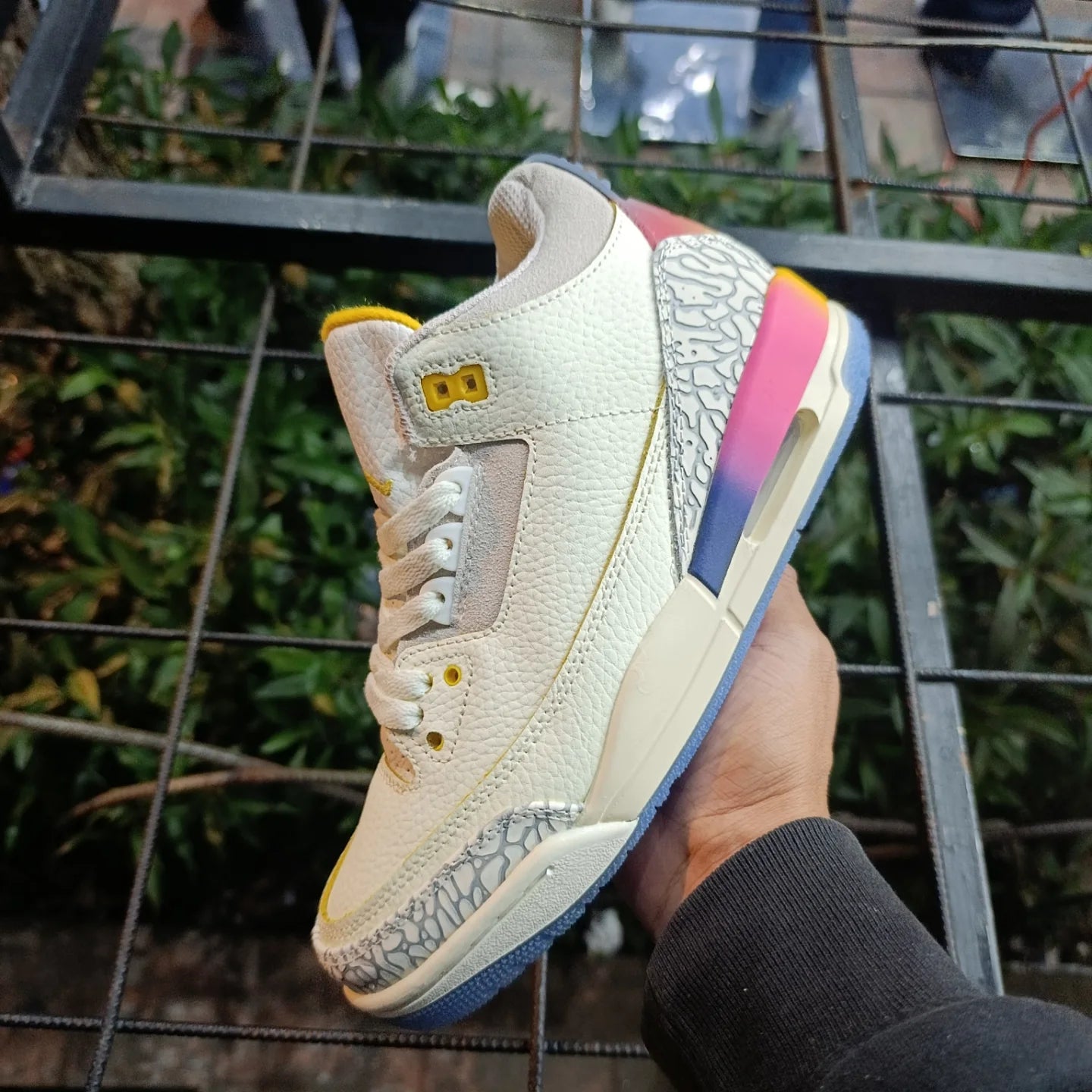 Jordan 3 Retro SP J Balvin Medellín Sunset, Lifestyle View 4, SKU FN0344-901