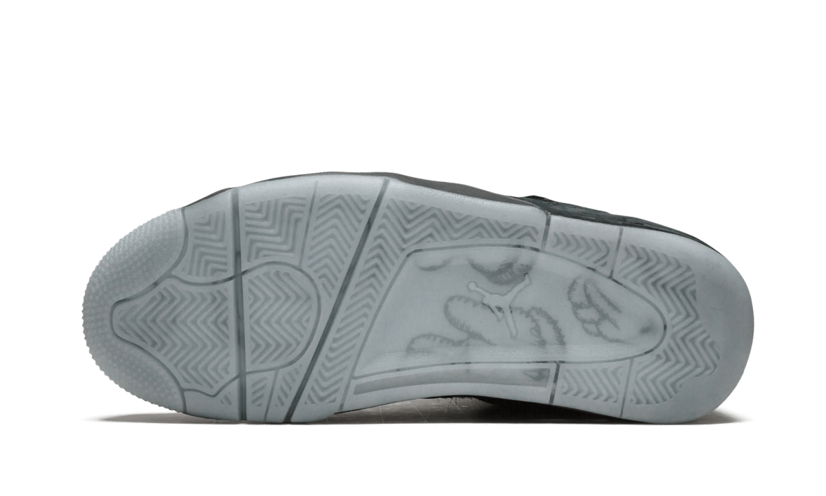 jordan 4 retro kaws black+930155-001+bottom view