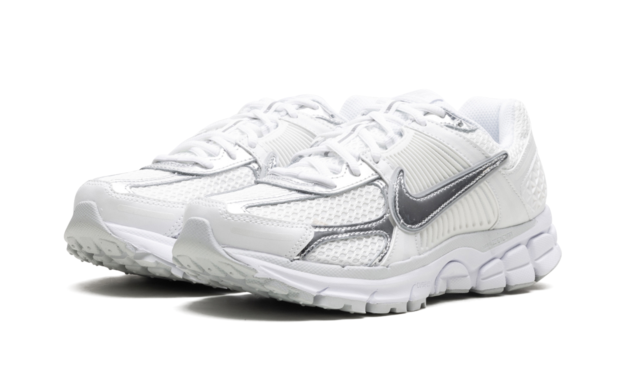 nike zoom vomero 5 chrome toe women s+HF7723-100+diagnol left view