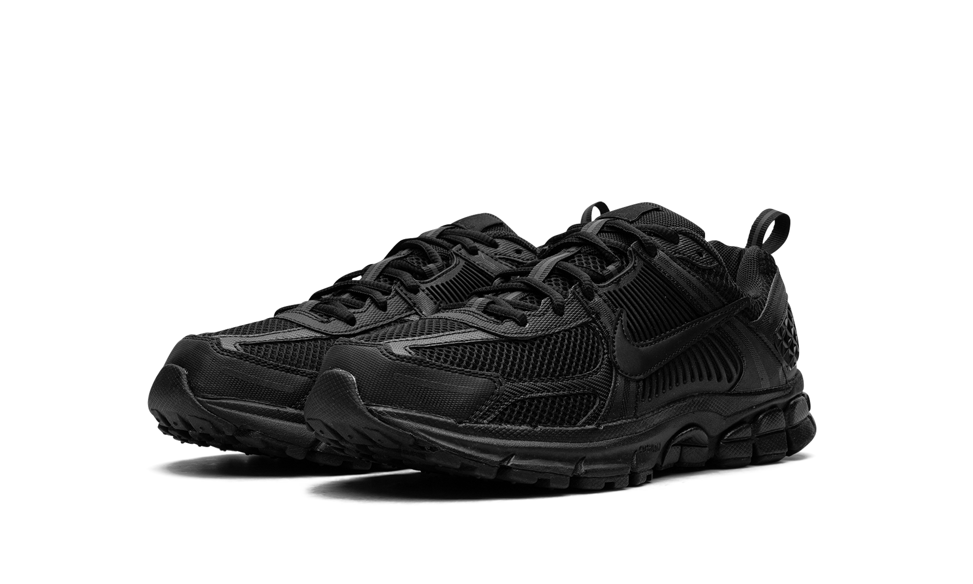 nike zoom vomero 5 triple black gs+HF6998-001+diagnol left view