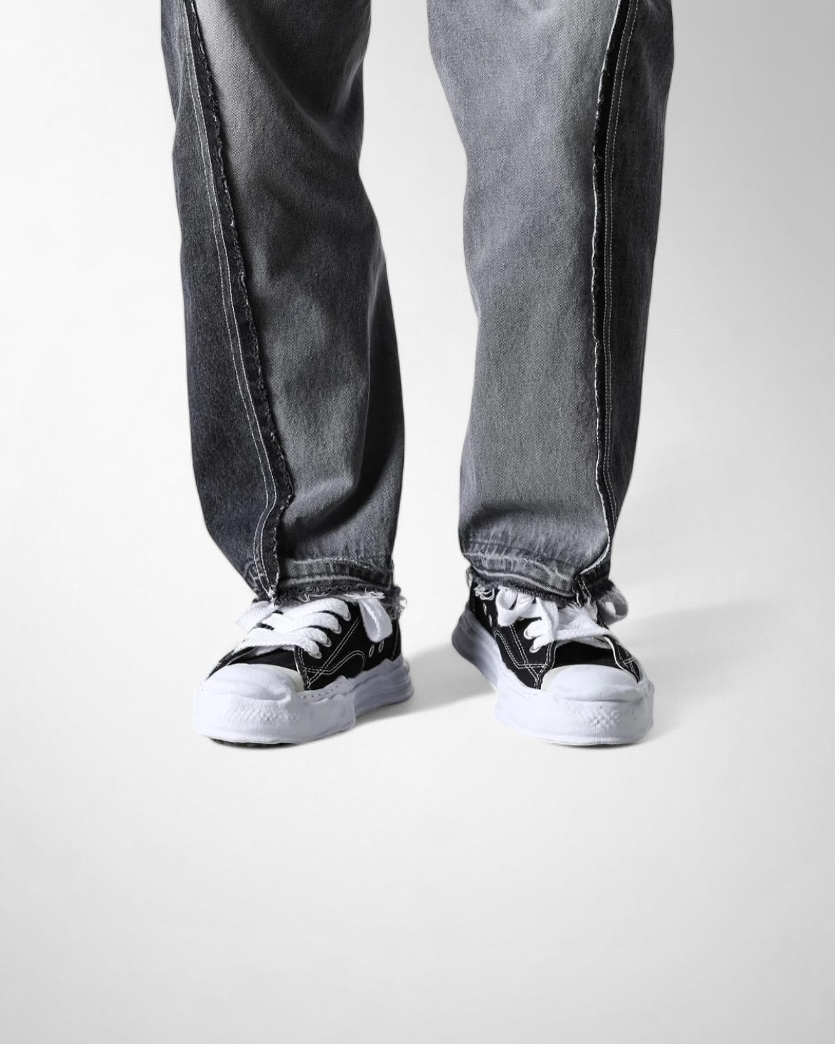 Maison Mihara Yasuhiro Hank OG Sole Canvas Low Black, Lifestyle View 3, SKU A05FW702-BLK