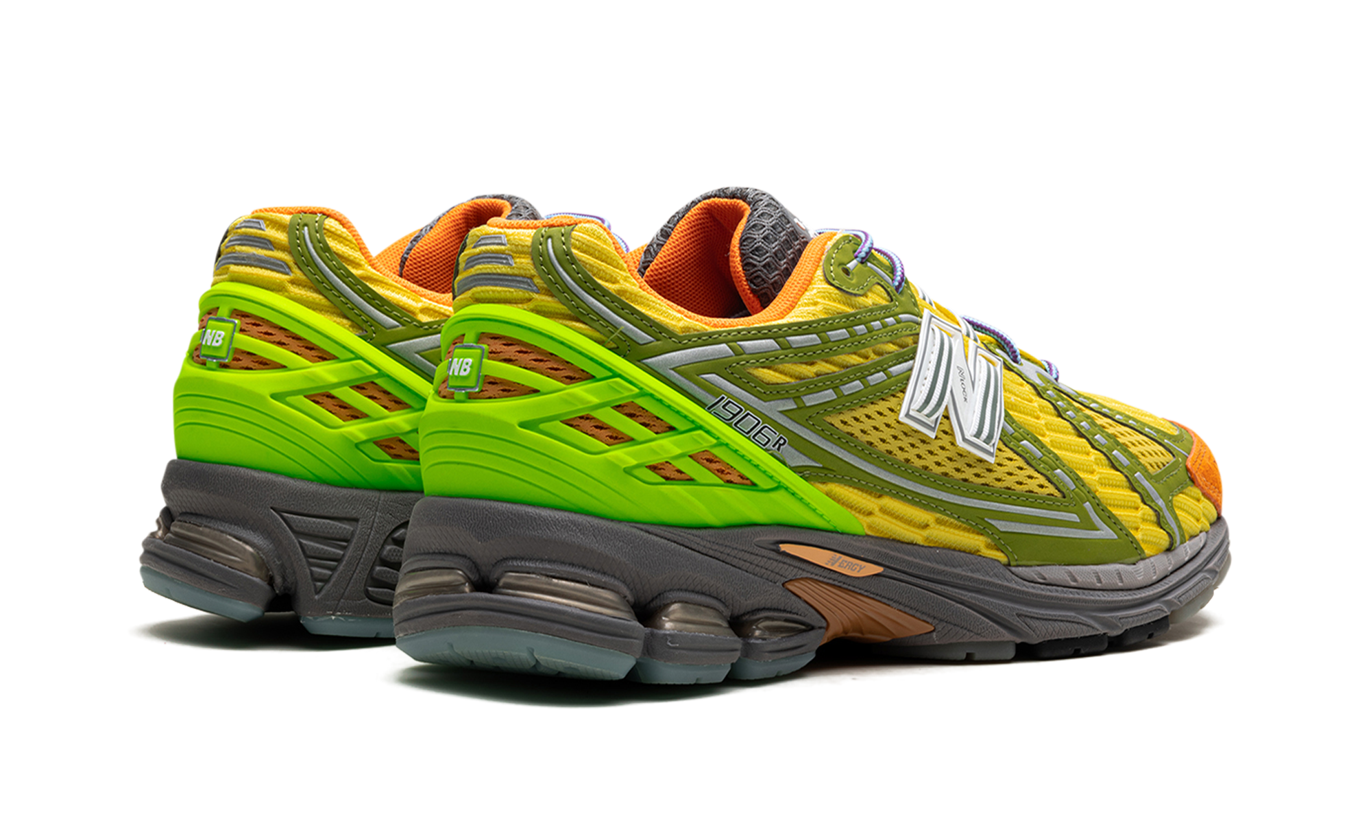 new balance 1906r action bronson scorpius+M1906RBR+diagnol right behind view