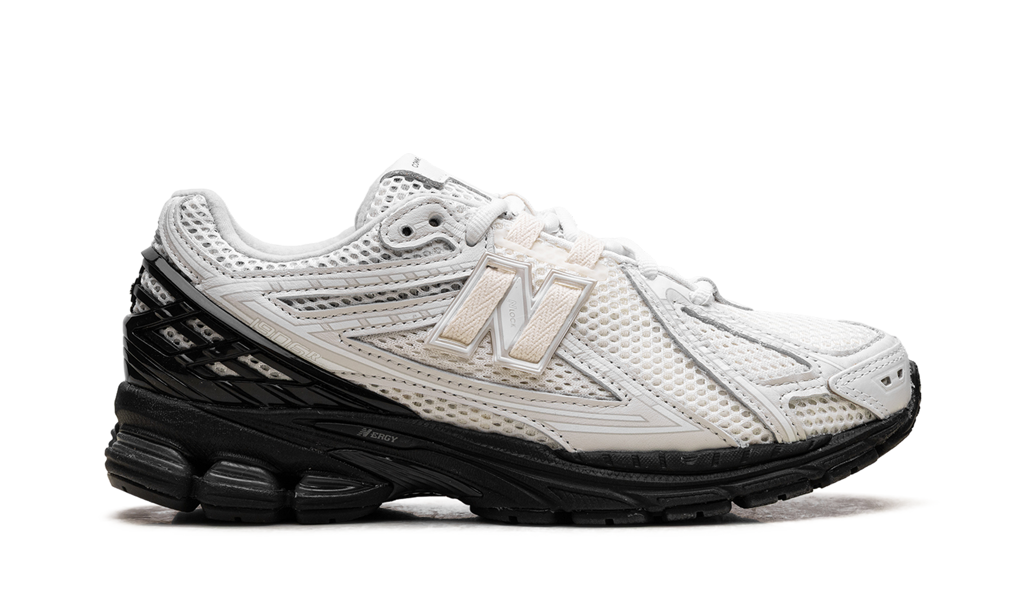 new balance 1906r comme des garcons homme white+M1906RCO+right view