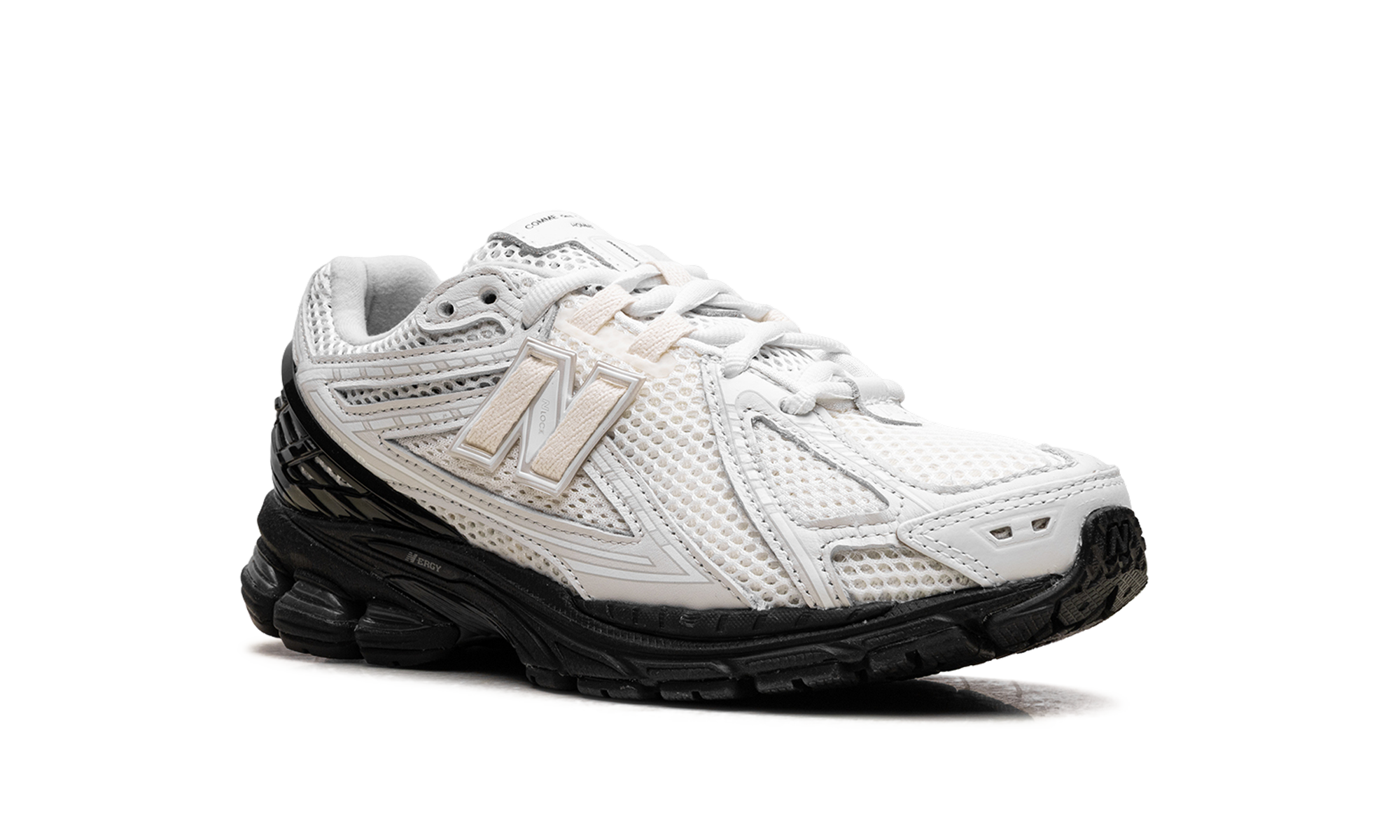new balance 1906r comme des garcons homme white+M1906RCO+diagnol right view