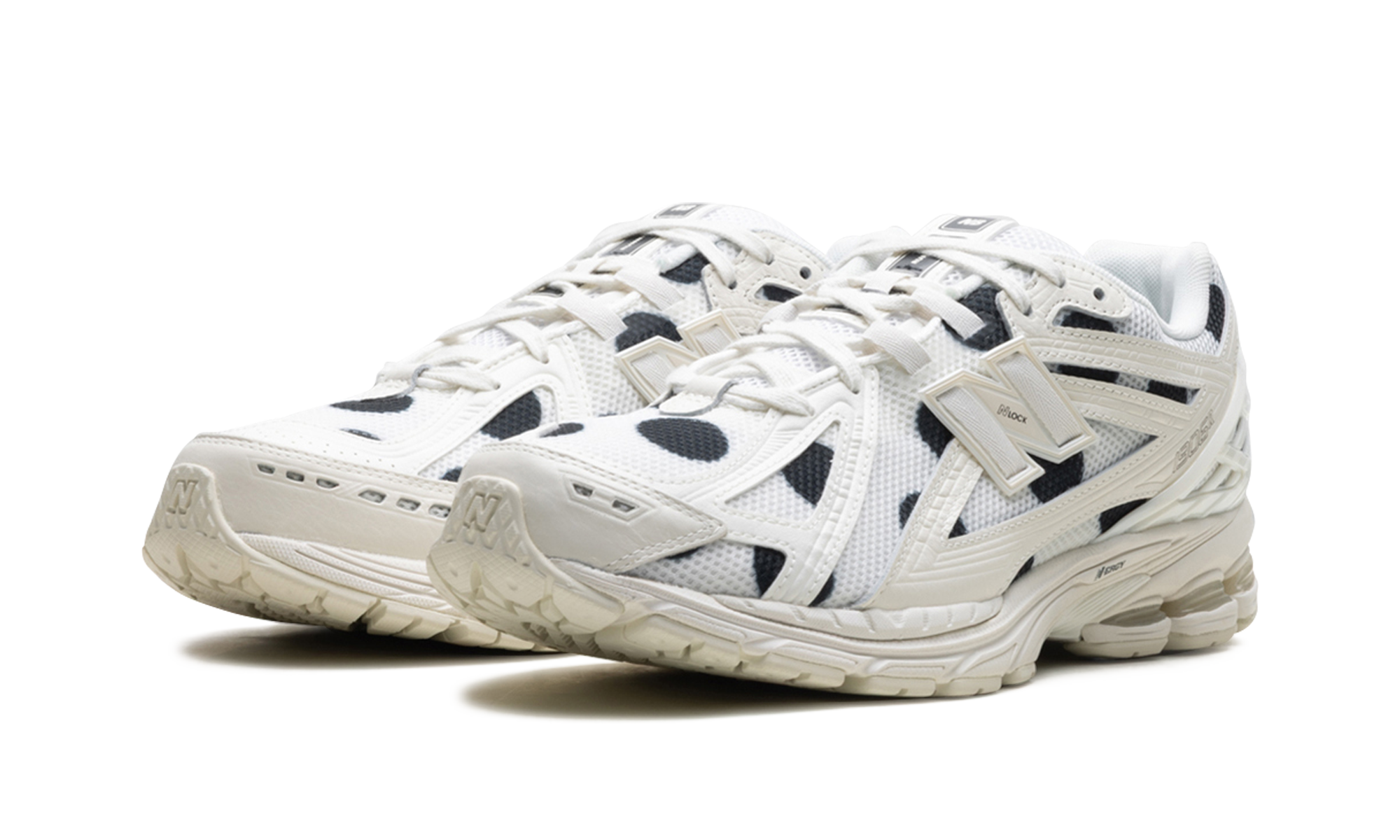 new balance 1906r polka dot sea salt+M1906RPC+diagnol left view