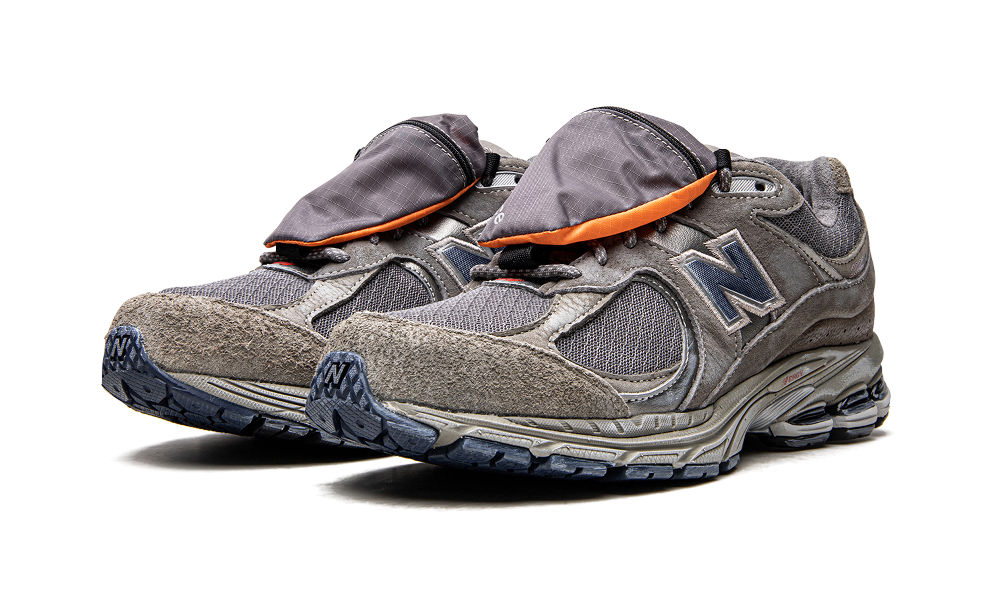 new balance 2002r grey brown pouch+M2002RVA+diagnol left view