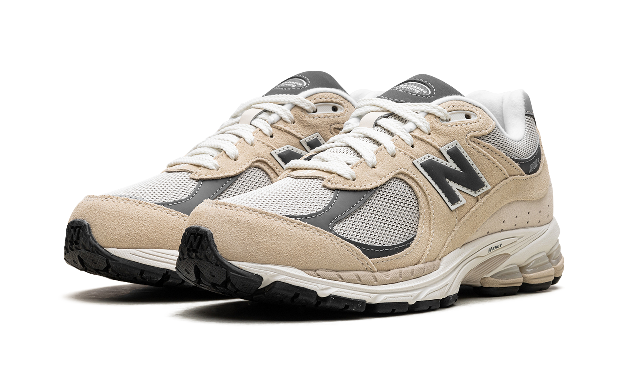new balance 2002r sandstone magnet+M2002RFA+diagnol left view