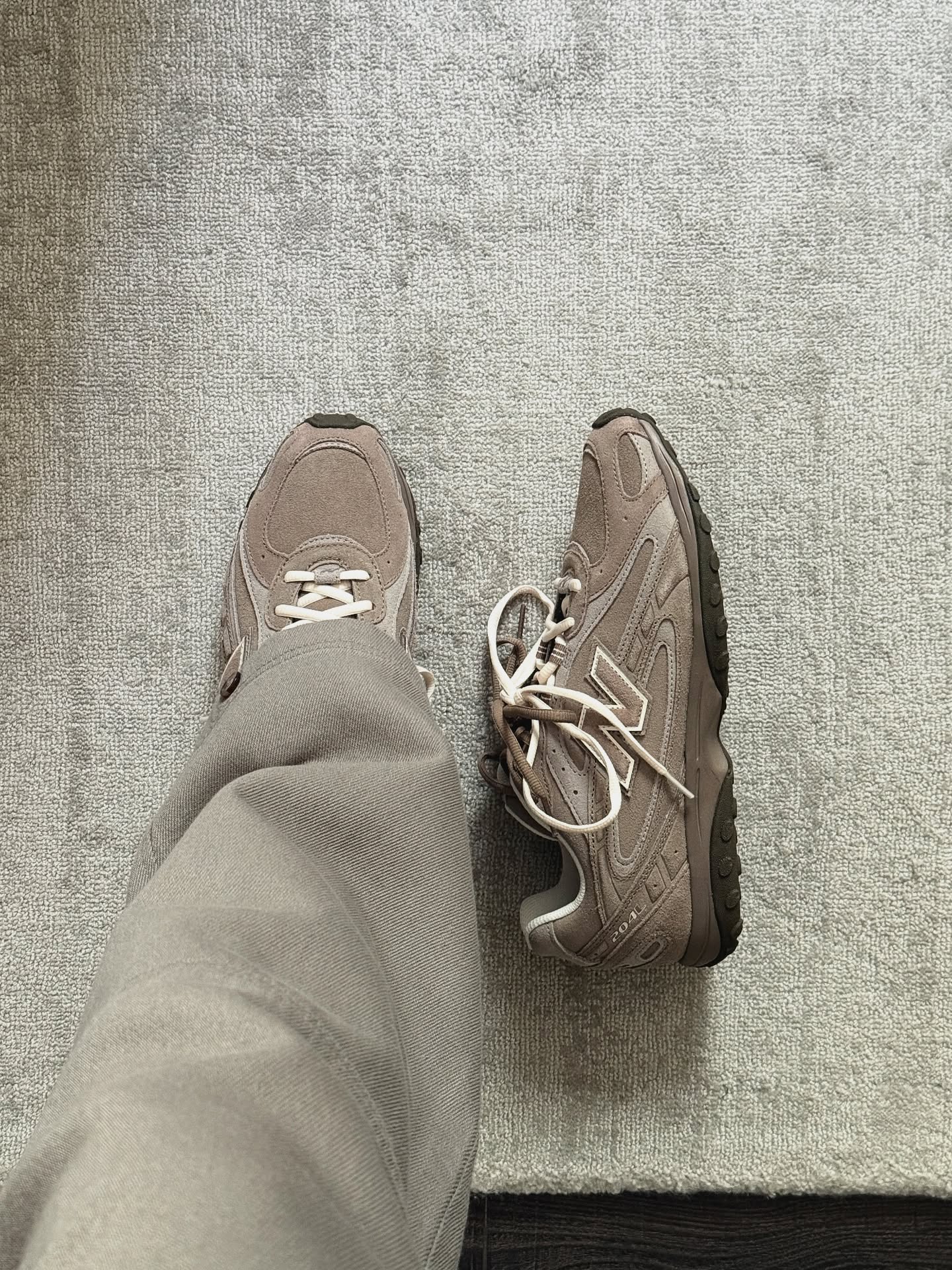 New Balance 204L Mushroom Arid Stone, Lifestyle View 3, SKU U204LMMA