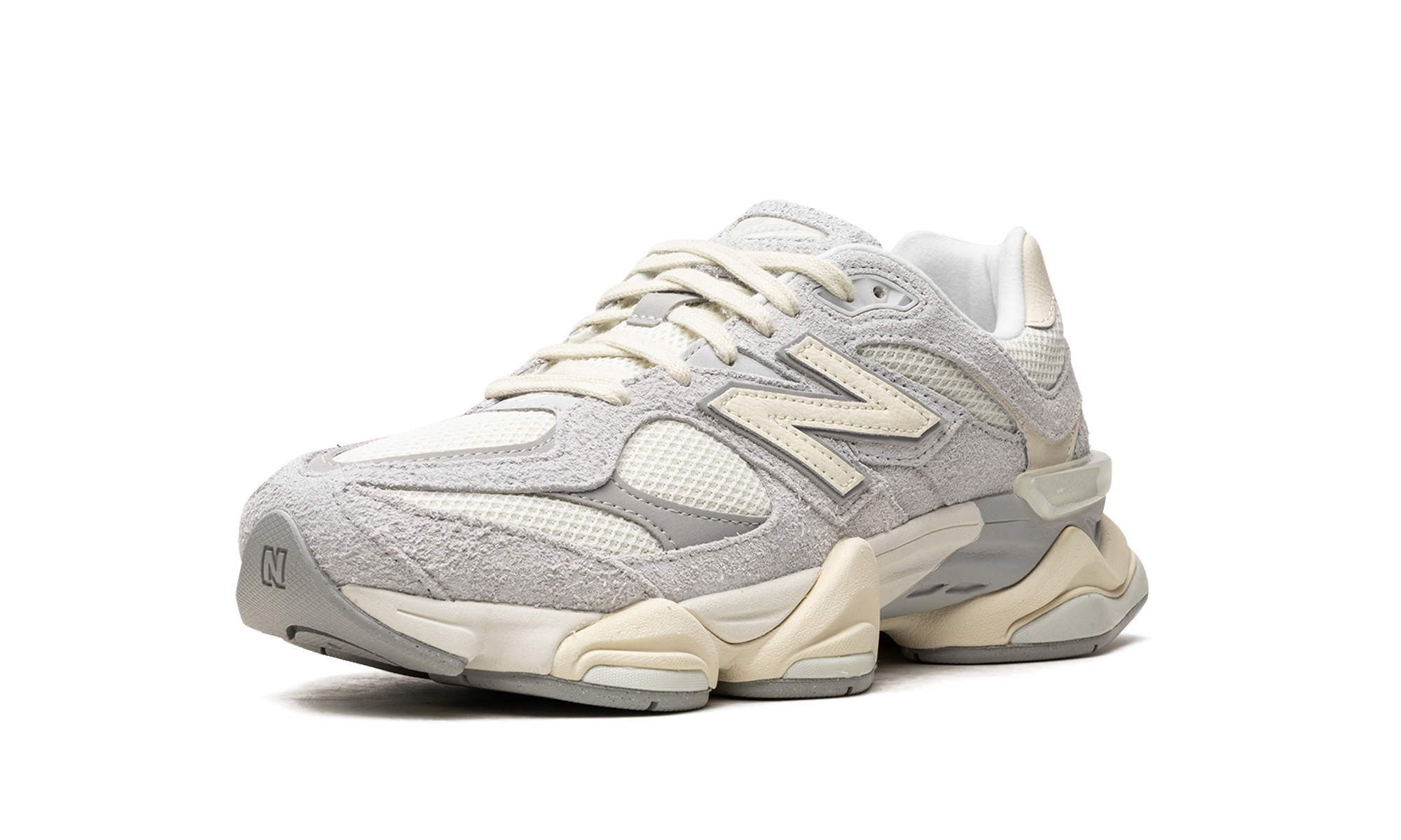 New Balance 9060 coloris bois flottant/rose roche/sel de mer