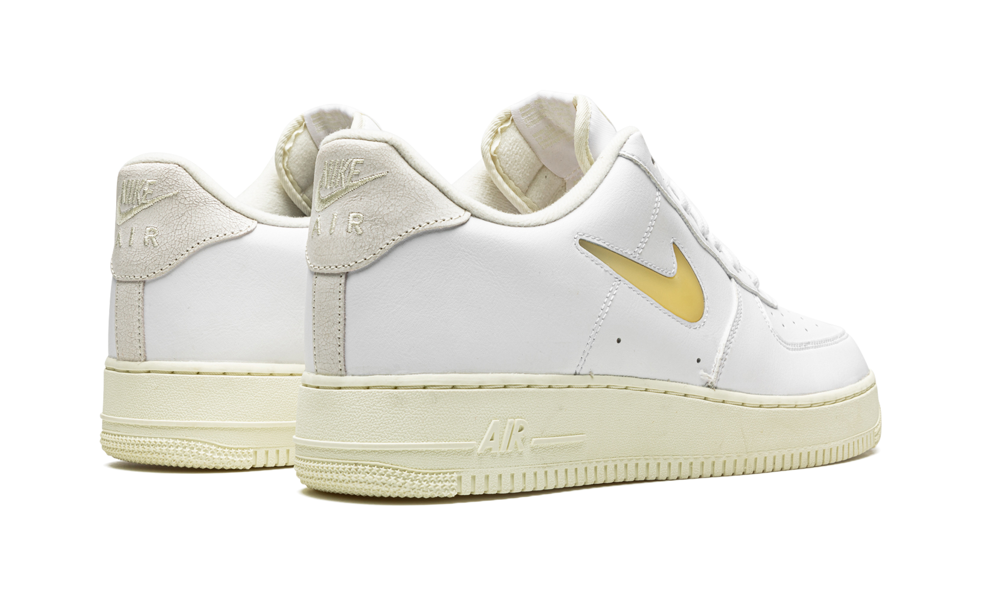 nike air force 1 low 07 jewel pale vanilla+DC8894-100+diagnol right behind view