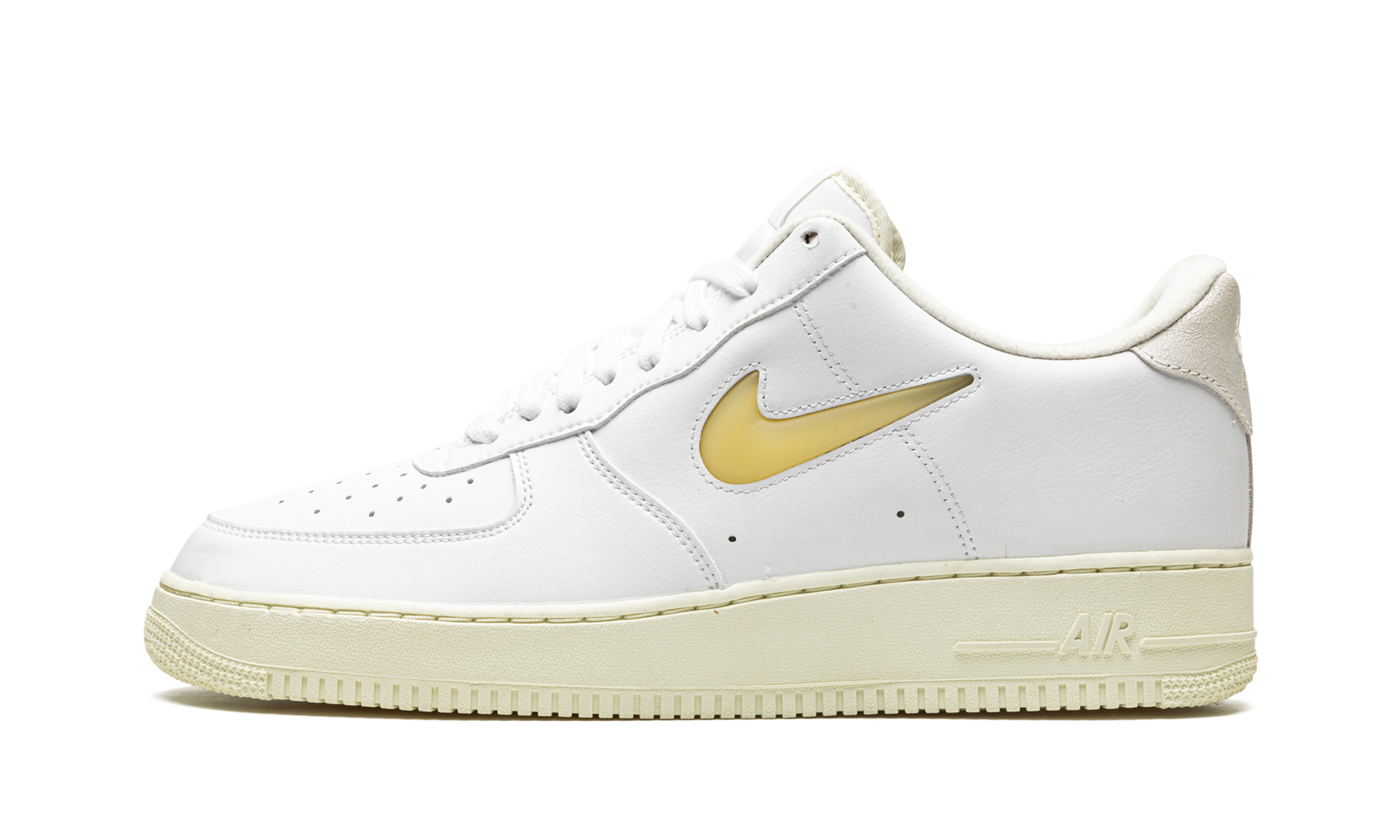 nike air force 1 low 07 jewel pale vanilla+DC8894-100+diagnol right view 1