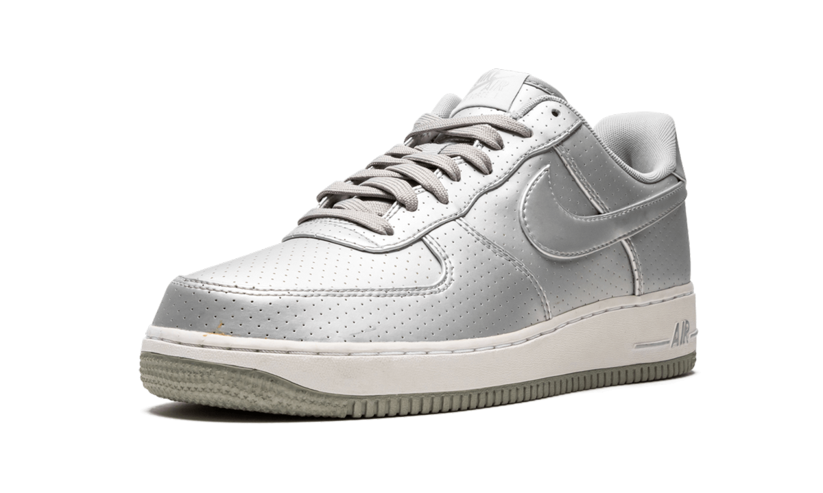 nike air force 1 low 07 lv8 metallic silver perforated+718152-013+left diagnol single view