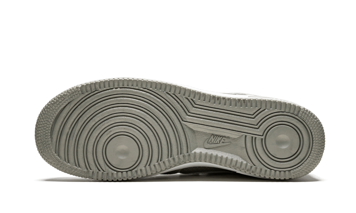 nike air force 1 low 07 lv8 metallic silver perforated+718152-013+bottom view