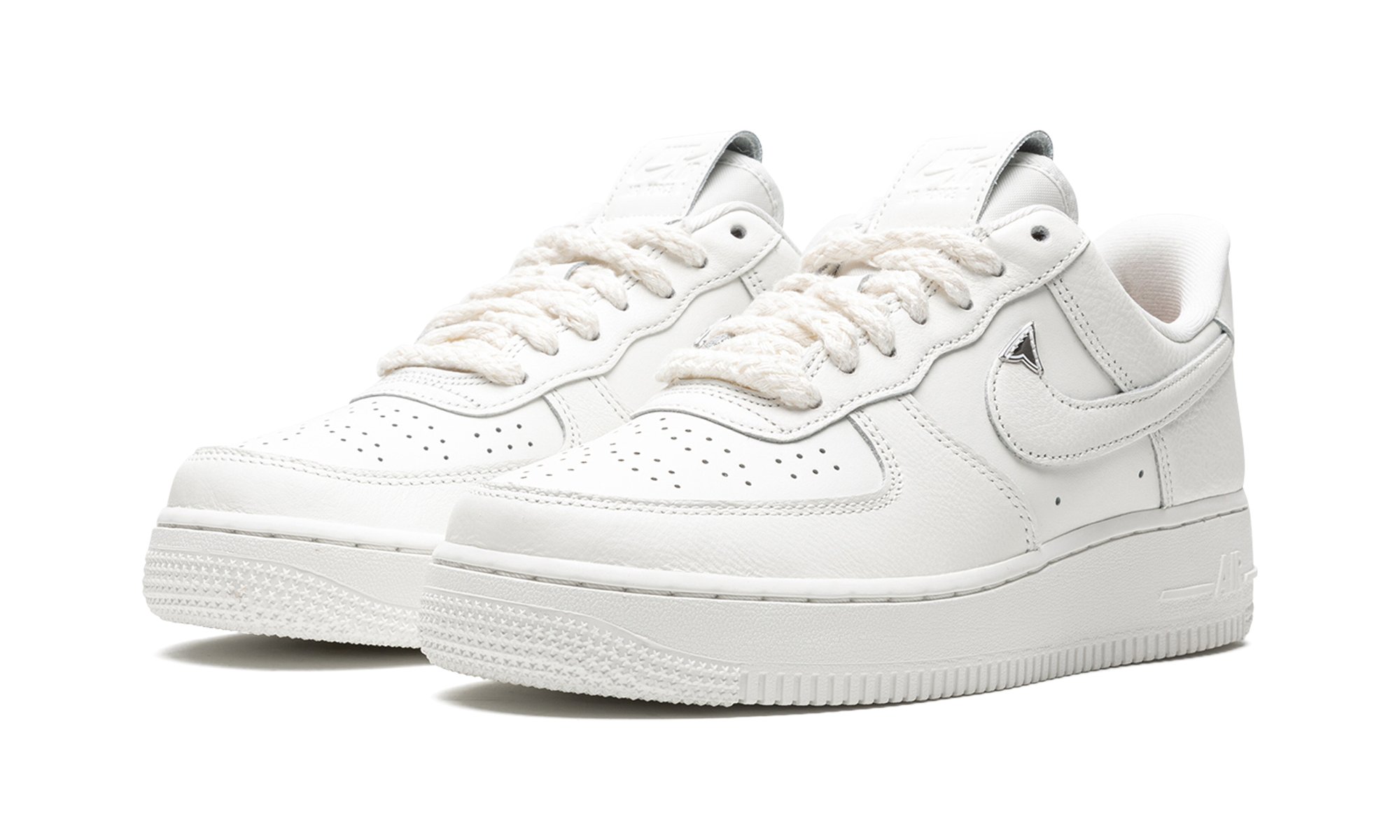 nike air force 1 low 07 lv8 needlework women s+FJ4559-133+diagnol left view