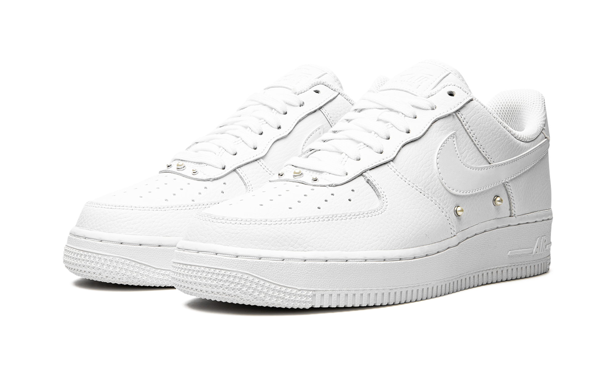 nike air force 1 low 07 se pearl white women s+DQ0231-100+diagnol left view
