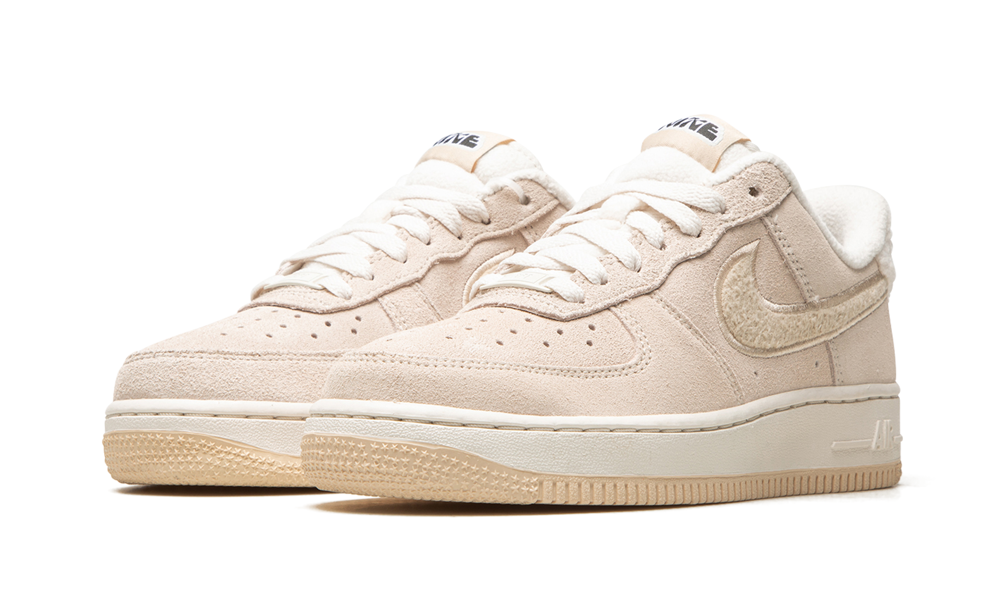 nike air force 1 low 07 se sanddrift gum fleece women s+DQ7583-001+diagnol left view