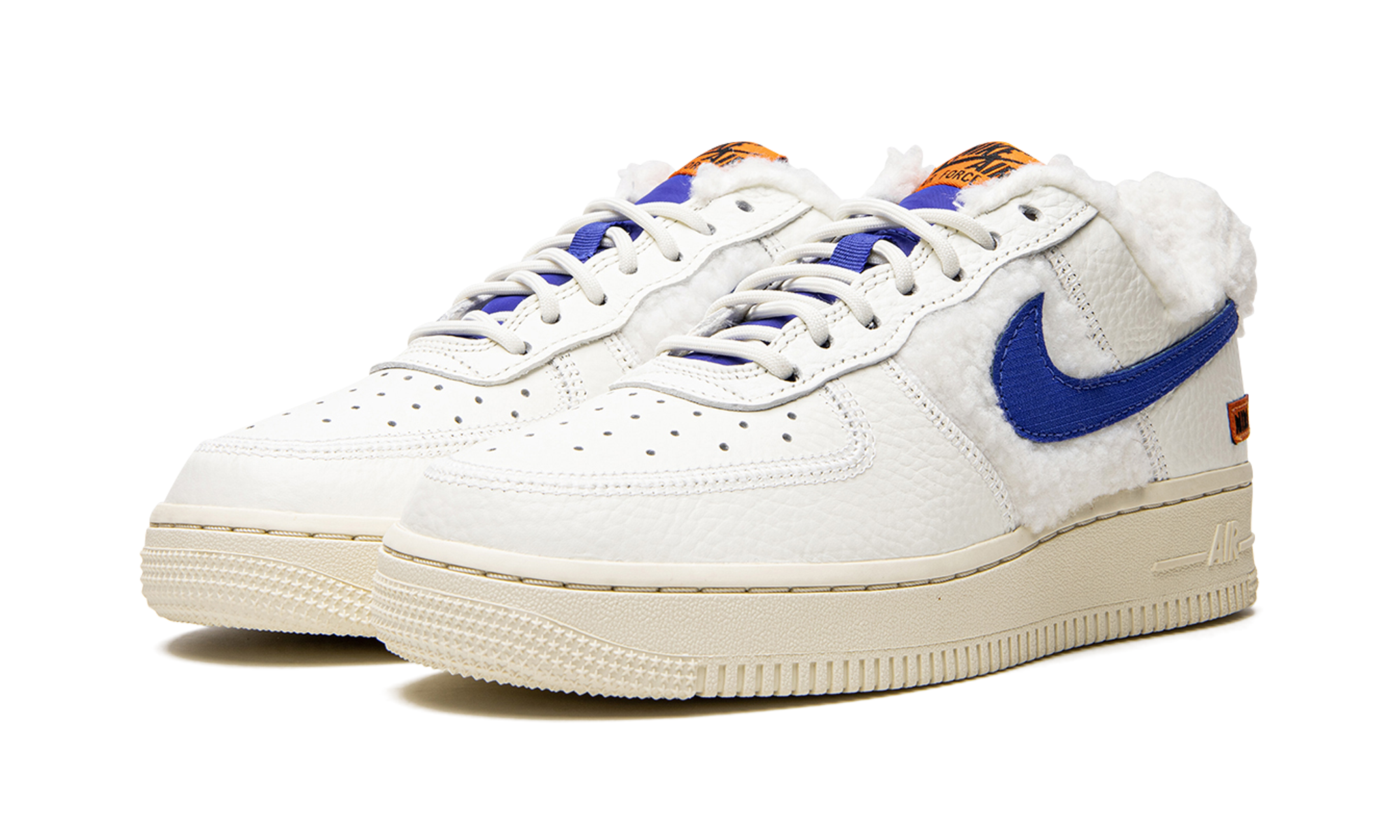 nike air force 1 low 07 sherpa fleece women s+DO6680-100+diagnol left view