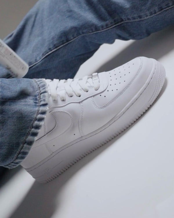 Nike Air Force 1 Low '07 White, Lifestyle View 1, SKU 315122-111/CW2288-111
