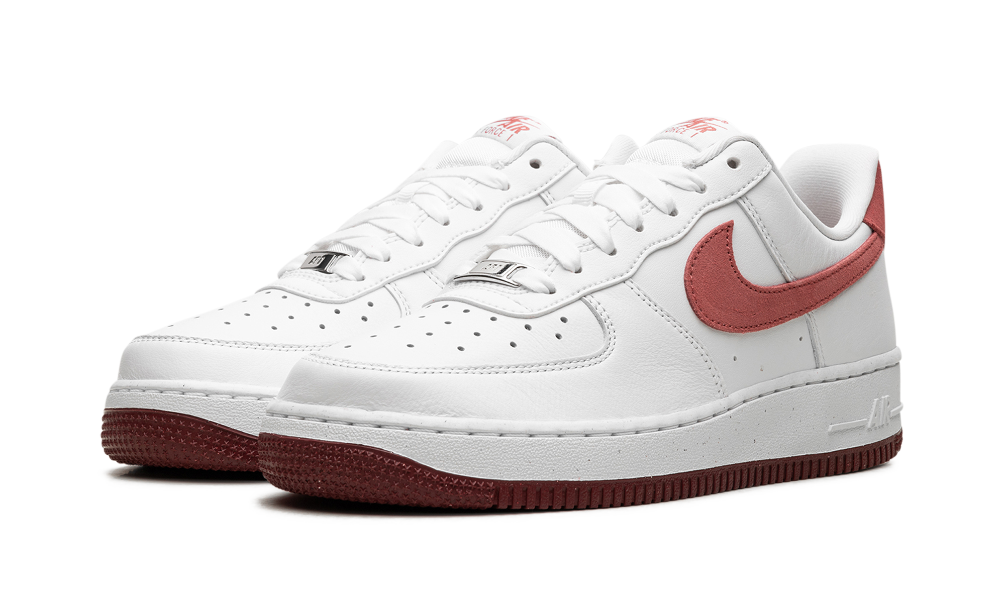 nike air force 1 low 07 xld valentine s day 2024 women s+FQ7626-100+diagnol left view