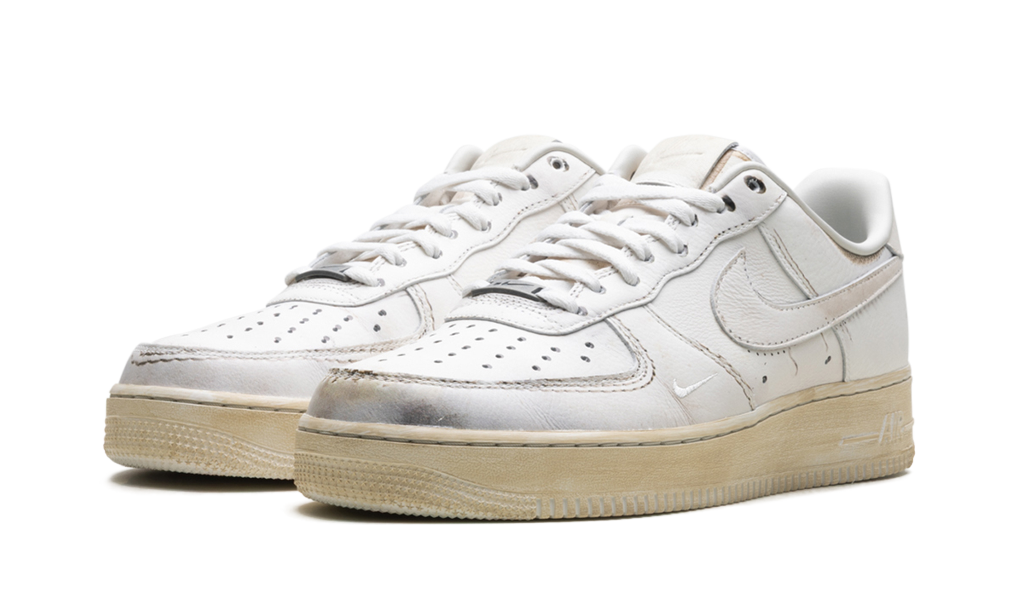 nike air force 1 low swoosh dirty triple white+HJ9346-100+diagnol left view