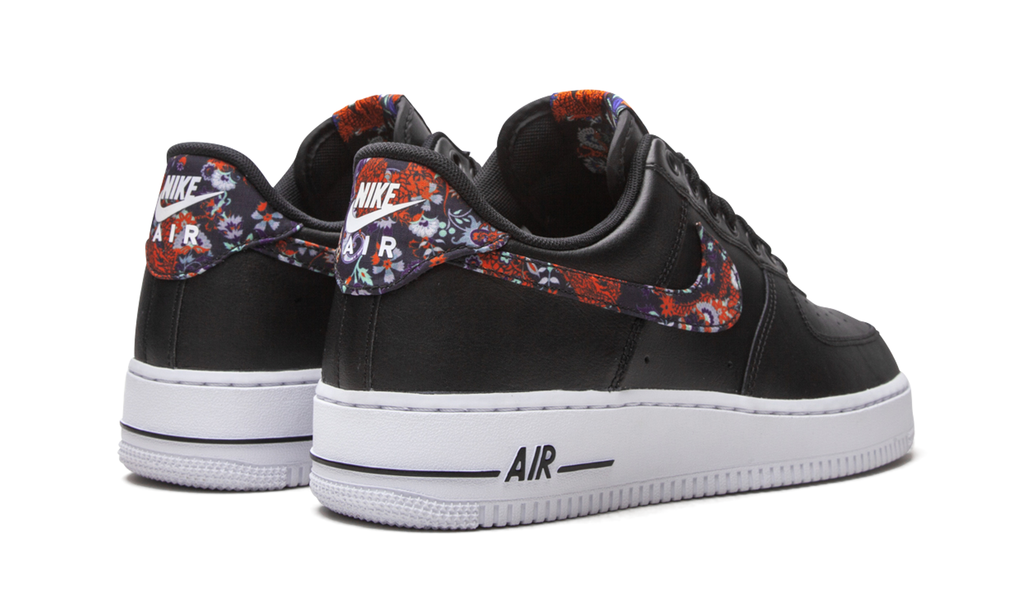 nike air force 1 low black floral+CZ7933-001+diagnol right behind view