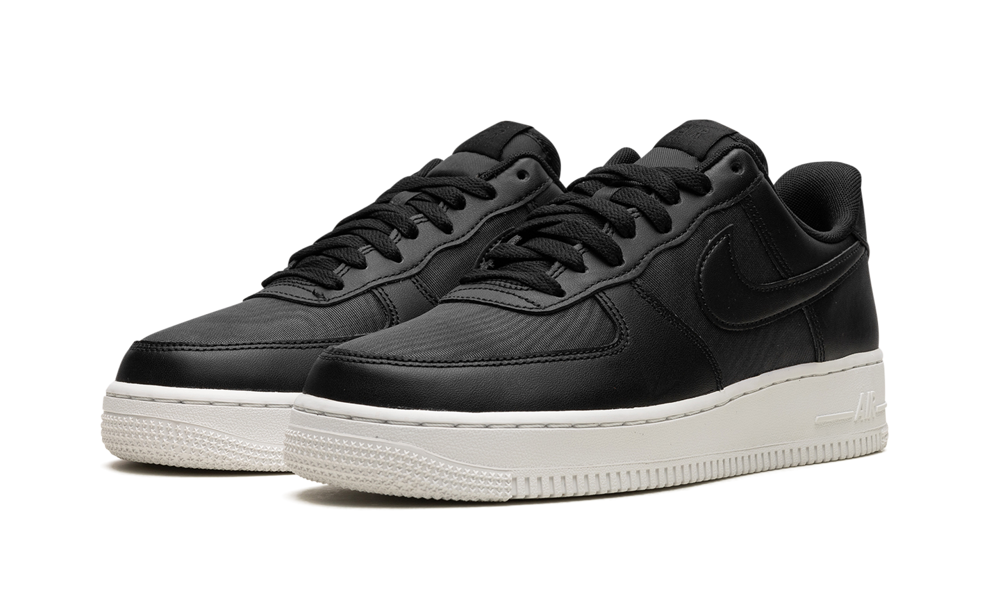 nike air force 1 low nylon black white+FB2048-001+diagnol left view