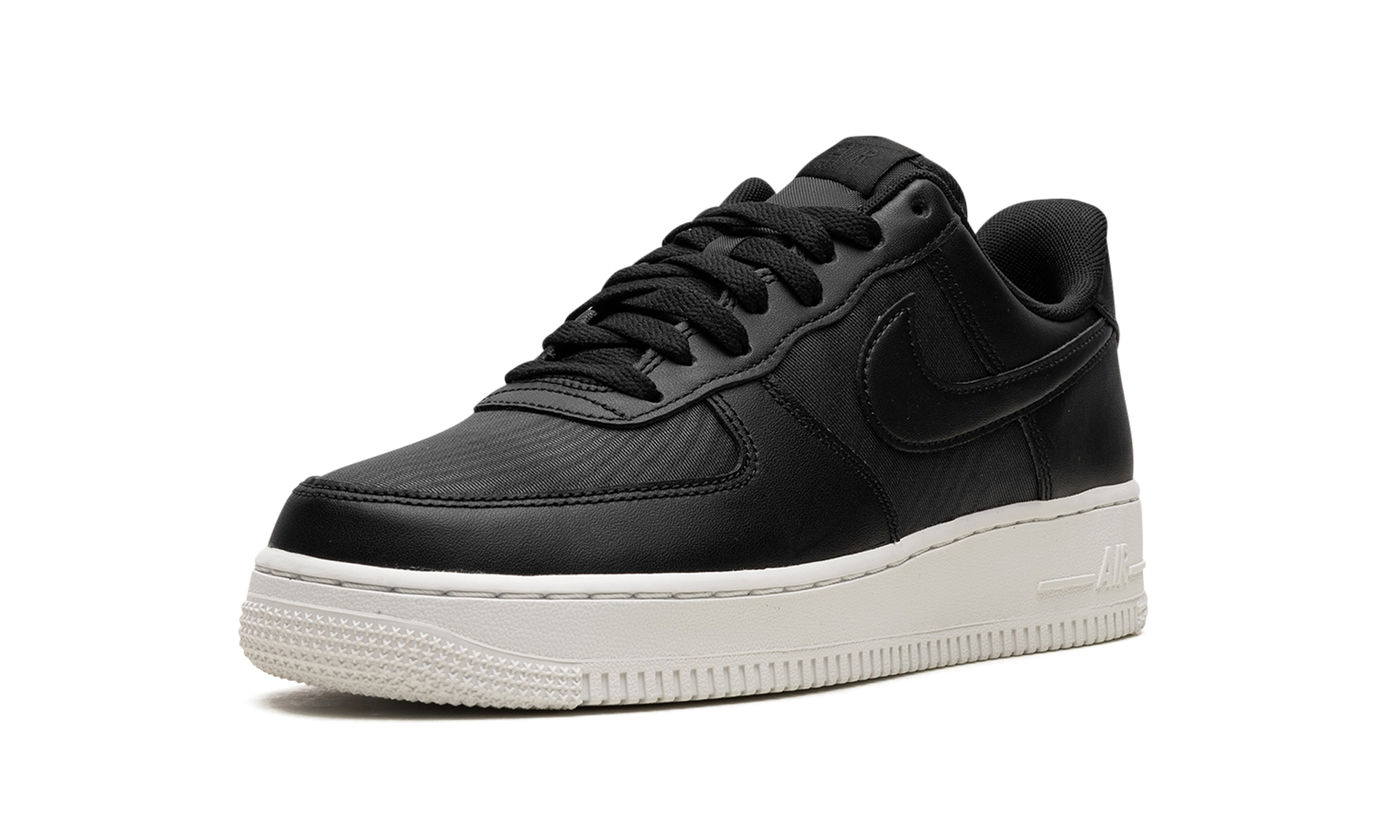 nike air force 1 low nylon black white+FB2048-001+left diagnol single view