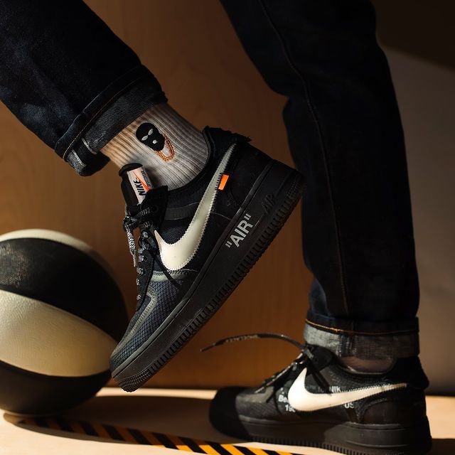 Nike Air Force 1 Low Off-White Black White, Lifestyle View 1, SKU AO4606-001